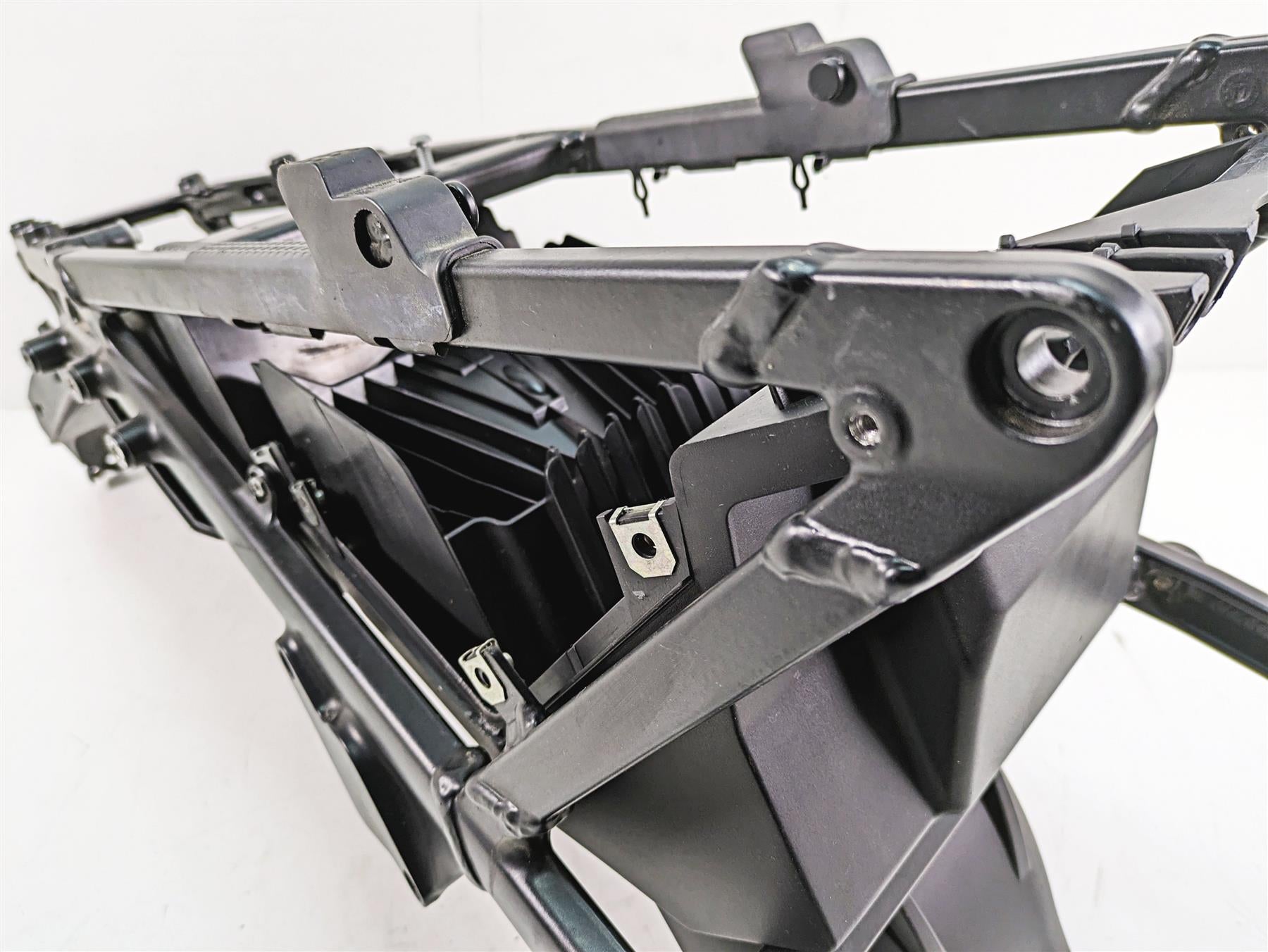 2018 KTM 1090 Adventure R Straight Subframe & Inner Fender 6030300200033 {{ shop.shopifyCountryName }} - Mototech271
