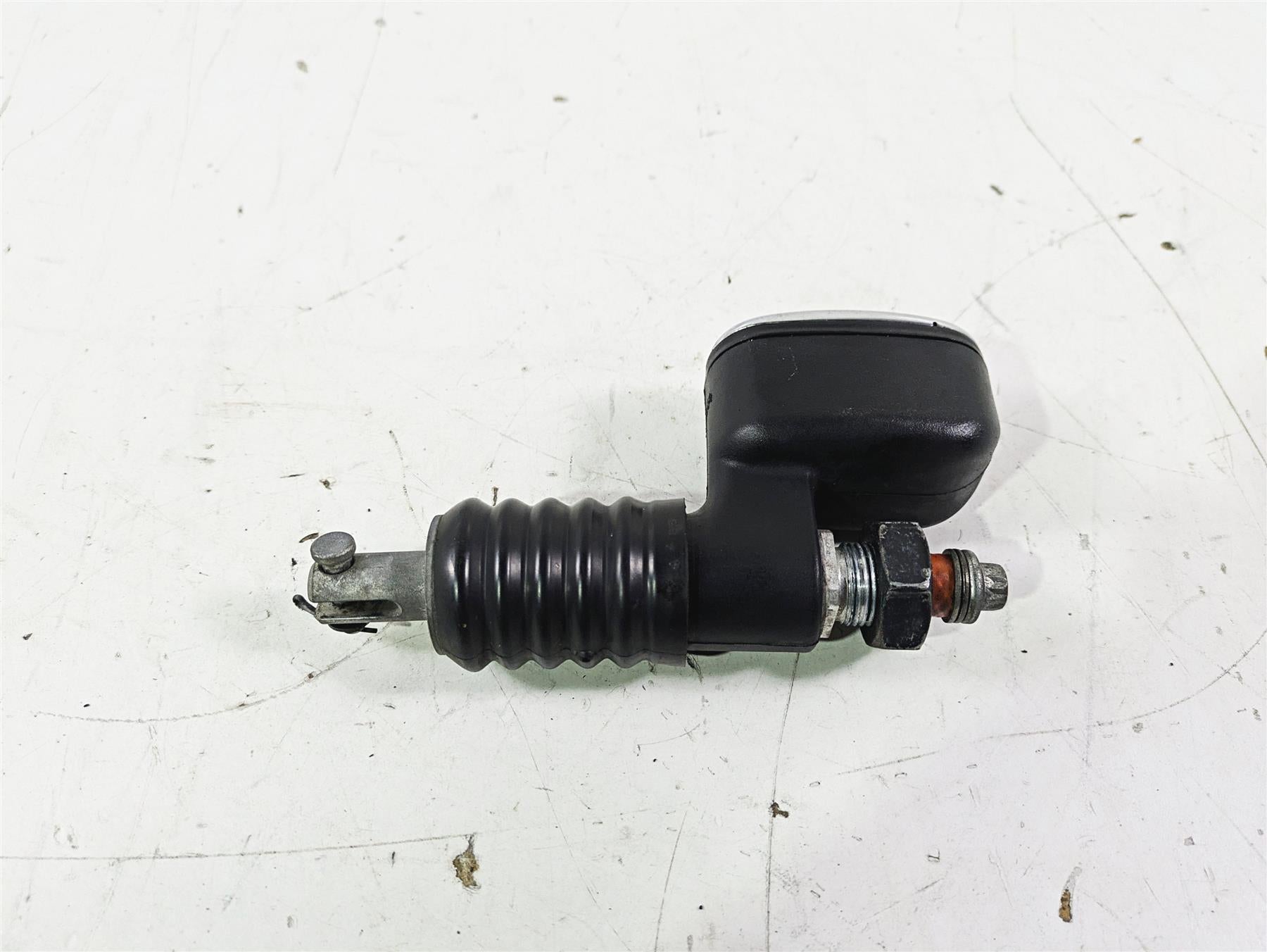 2007 Harley Touring FLHTCU SE CVO E-Glide Rear Brake Master Cylinder 41767-05E {{ shop.shopifyCountryName }} - Mototech271