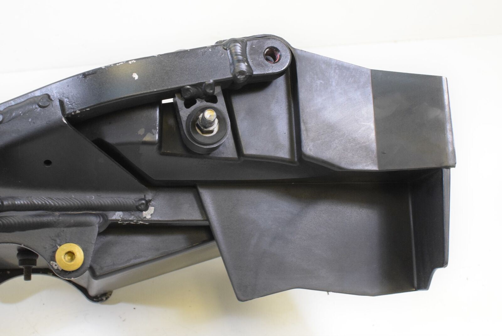 2006 Kawasaki ZX6R ZX636 Ninja Straight Subframe Inner Fender 32160-0085 {{ shop.shopifyCountryName }} - Mototech271