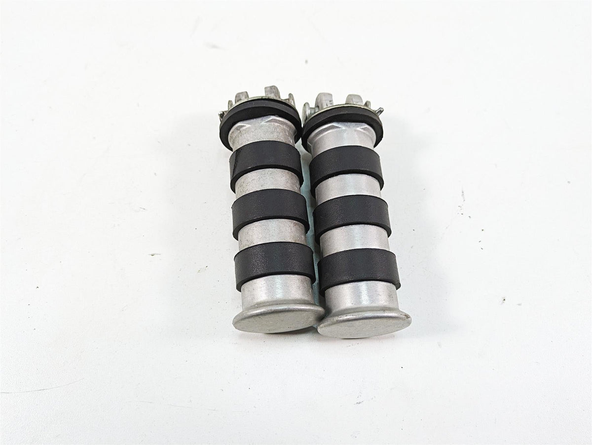 2006 Honda VT1100 C2 Shadow Rear Passenger Footpeg Rest Set 50715-MBA-020 {{ shop.shopifyCountryName }} - Mototech271