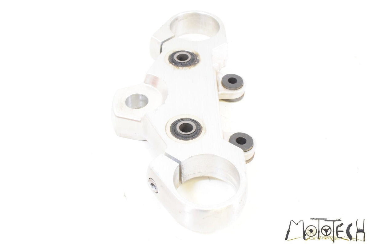 2001 Suzuki VZ800 Marauder Upper Triple Tree 51311-48E00 {{ shop.shopifyCountryName }} - Mototech271