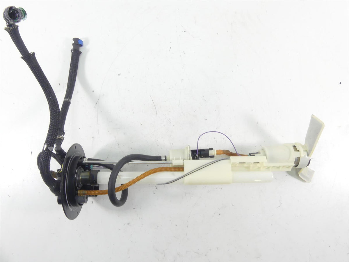 2012 Harley VRSCF Muscle Rod Fuel Gas Petrol Pump - Tested 75310-07 {{ shop.shopifyCountryName }} - Mototech271