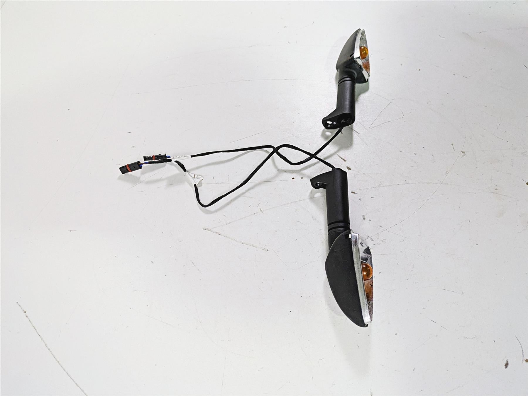 2019 BMW G310GS K02 Rear Blinker Turn Signal Set - Read 63138534355 63138534354 {{ shop.shopifyCountryName }} - Mototech271