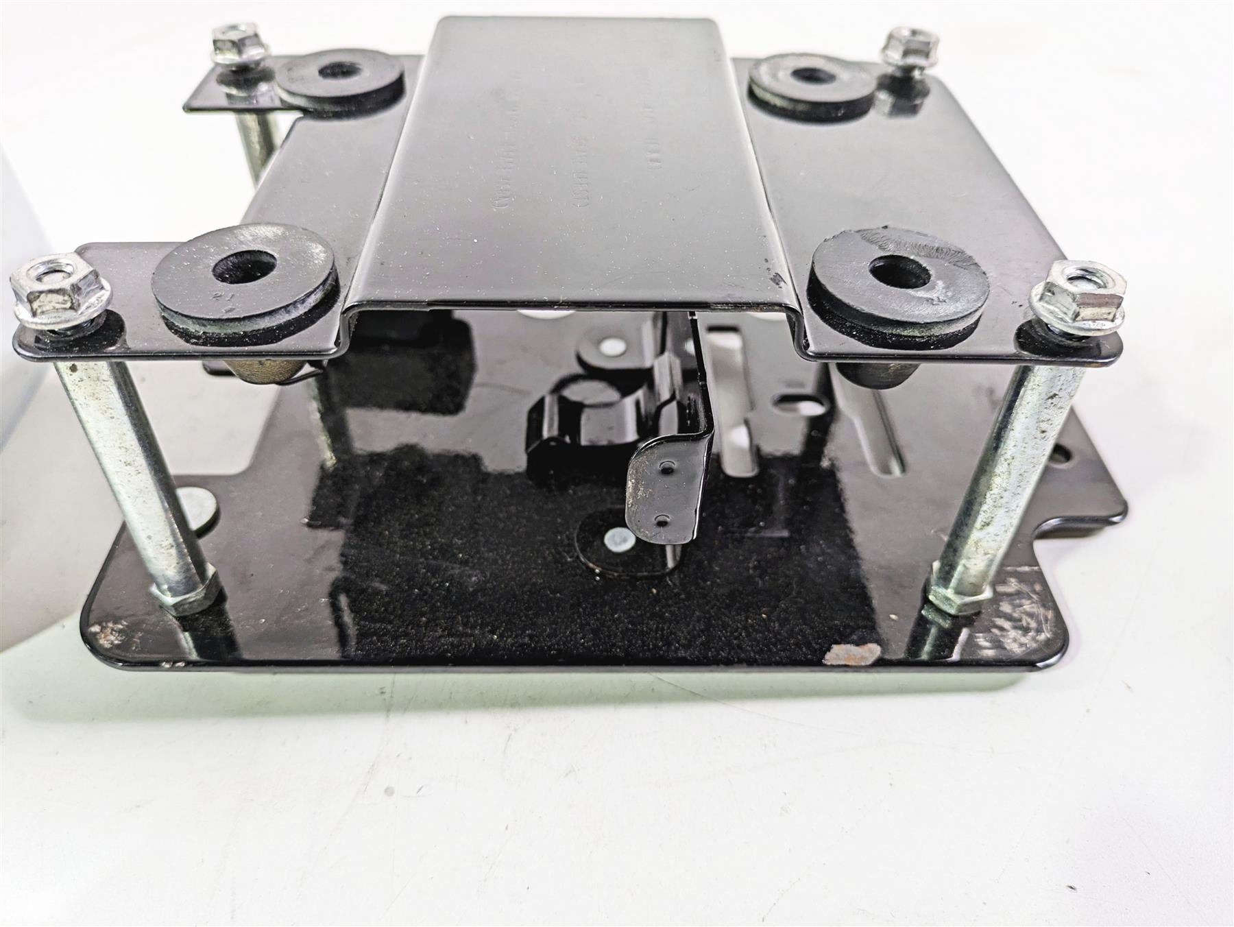 2002 Harley Dyna FXDL Low Rider Electrical Box Carrier & Chrome Cover 66333-99 {{ shop.shopifyCountryName }} - Mototech271