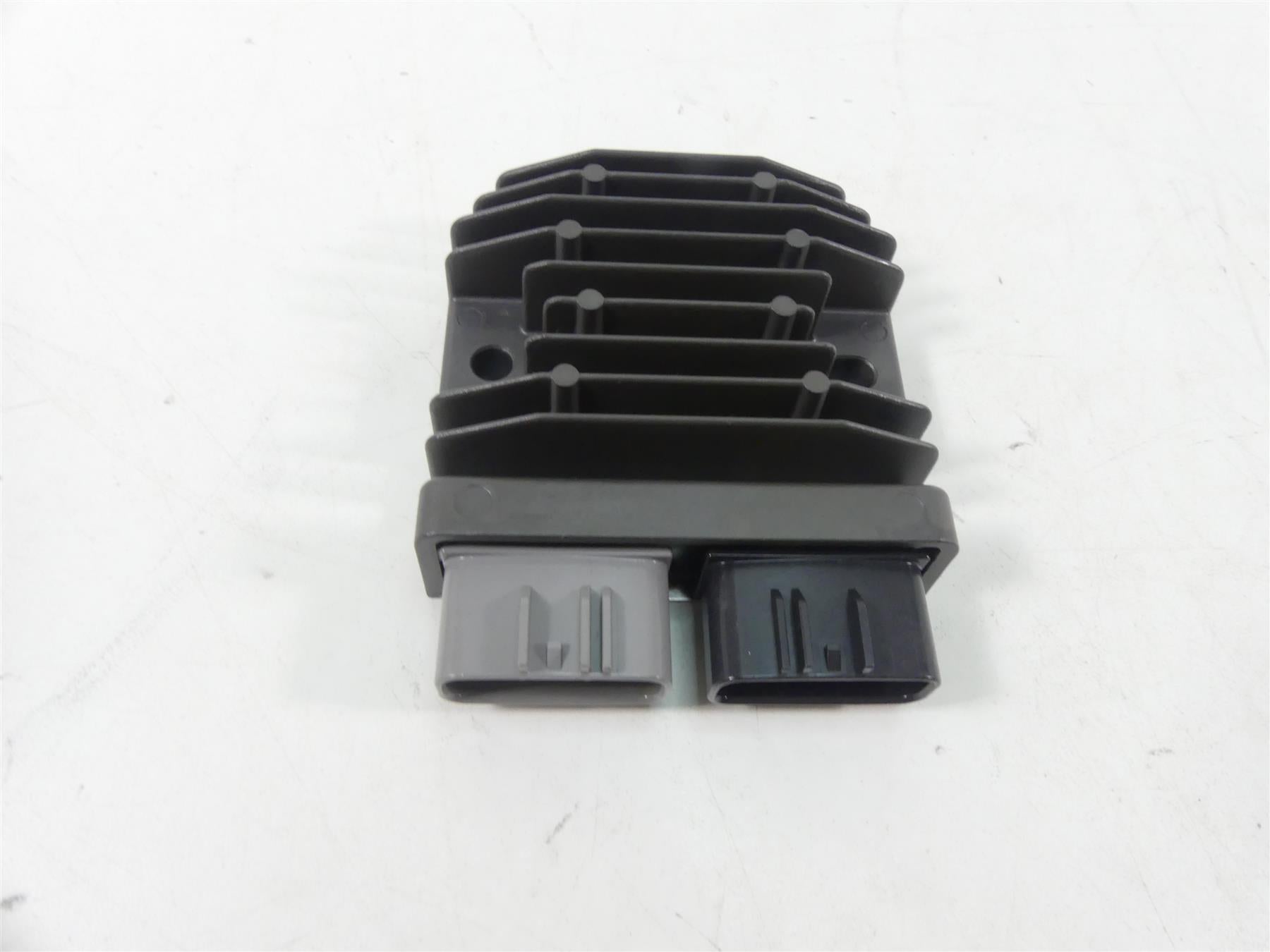 2018 Triumph Street Triple 765RS Rectifier Voltage Regulator T1300675 FH020AA {{ shop.shopifyCountryName }} - Mototech271