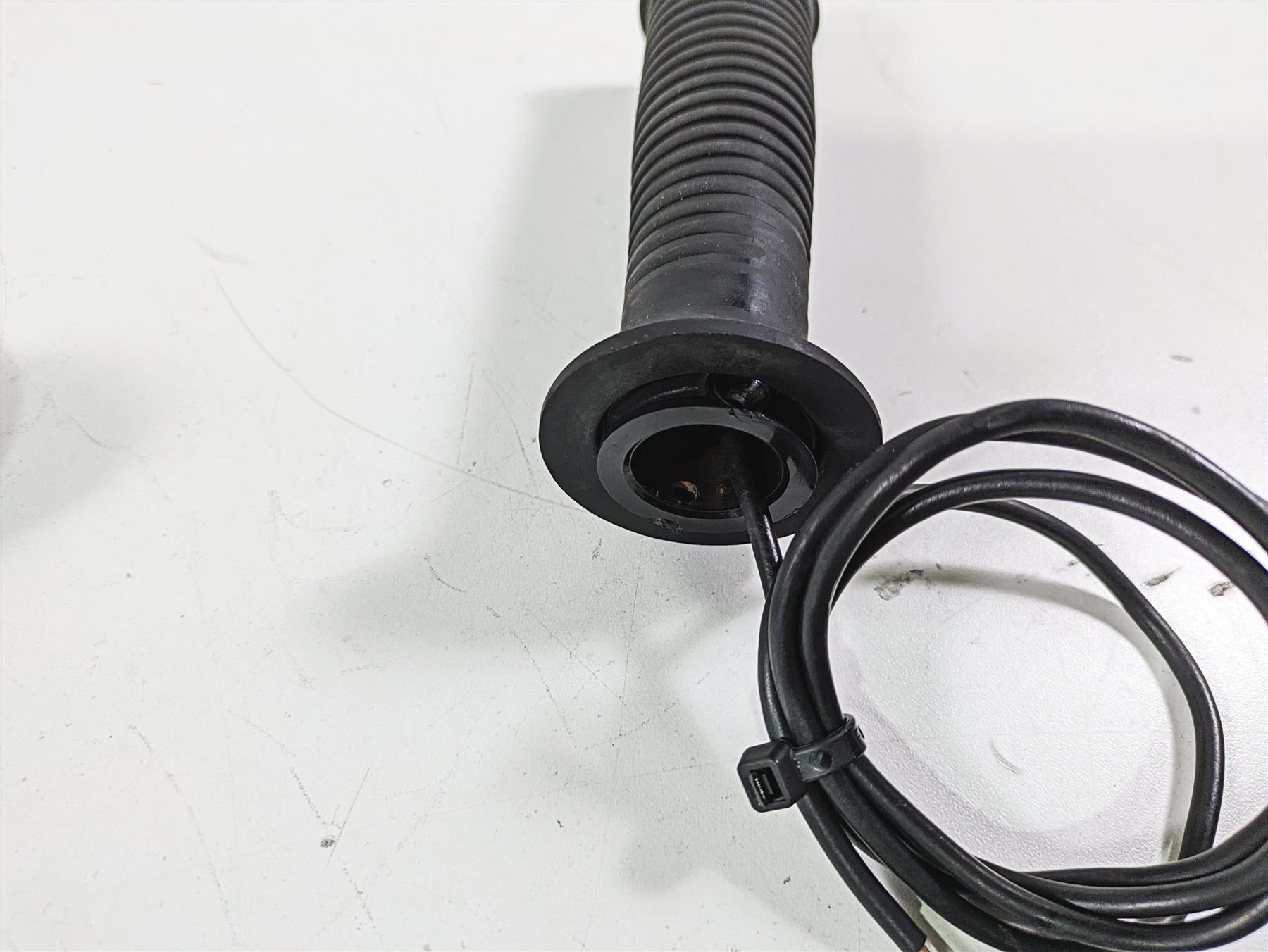 2004 BMW R1150GS R21 L+R Heated Hand Grip Set -READ 61317694813 61317710440 {{ shop.shopifyCountryName }} - Mototech271