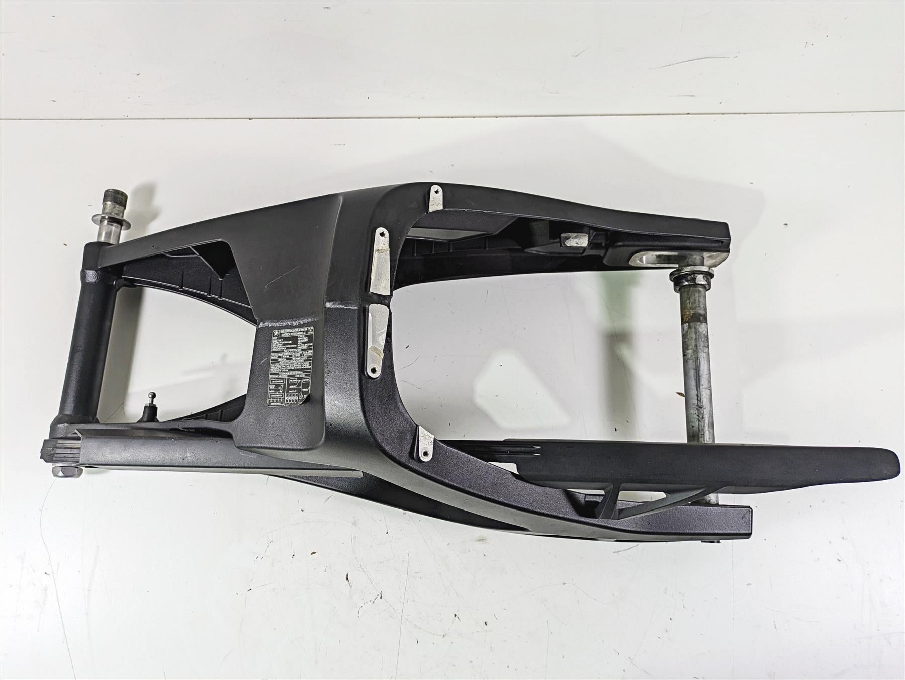 2019 BMW S1000XR K49 Swingarm Swing Arm & 28mm Rear Axle 33358560101 {{ shop.shopifyCountryName }} - Mototech271