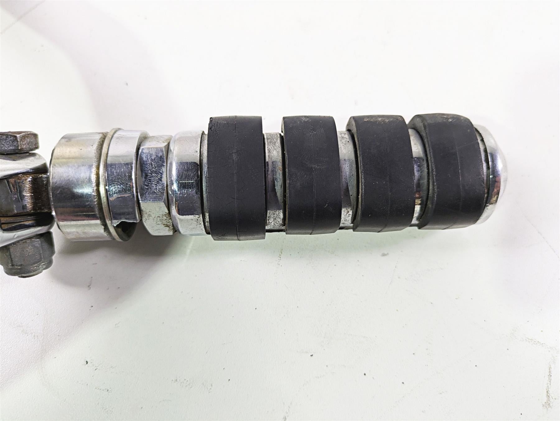 1999 Harley Dyna FXDL Low Rider Right Front Mid Footpeg & Brake Pedal 42502-90B {{ shop.shopifyCountryName }} - Mototech271