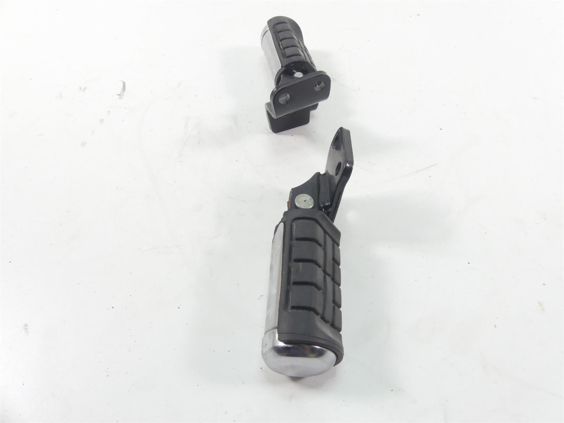 2002 Honda VTX1800 C Rear Passenger Footpeg Set 50680-MCH-000 50685-MCH-000 {{ shop.shopifyCountryName }} - Mototech271