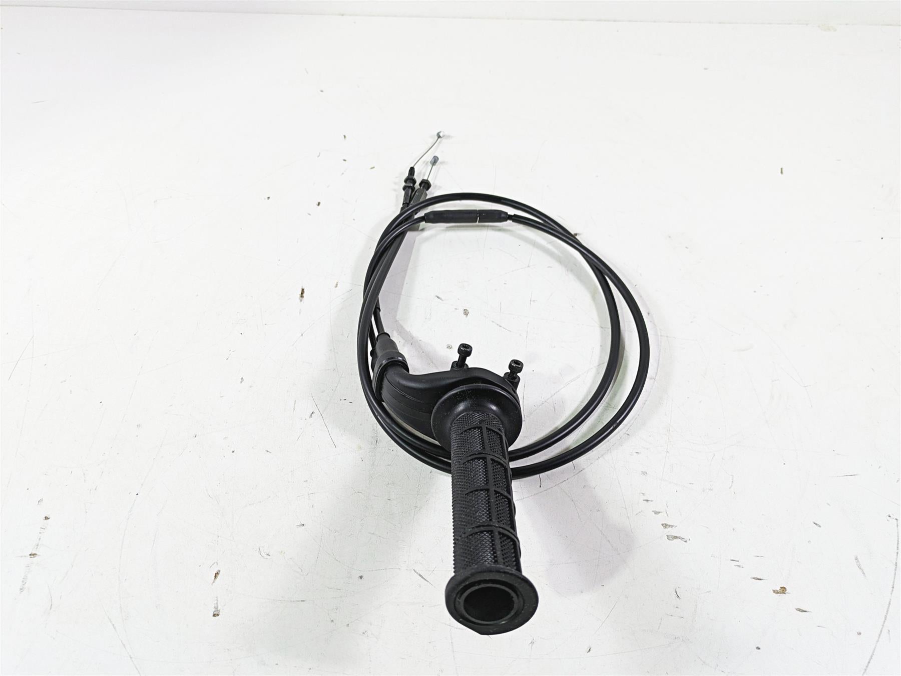 2021 Yamaha Tenere 700 XTZ7 Throttle Grip & Cable Set BEH-F6240-00-00 {{ shop.shopifyCountryName }} - Mototech271