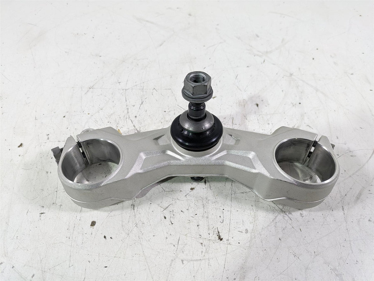 2022 BMW R1250 RT K052 Lower Triple Tree Steering Clamp 31429443338 {{ shop.shopifyCountryName }} - Mototech271