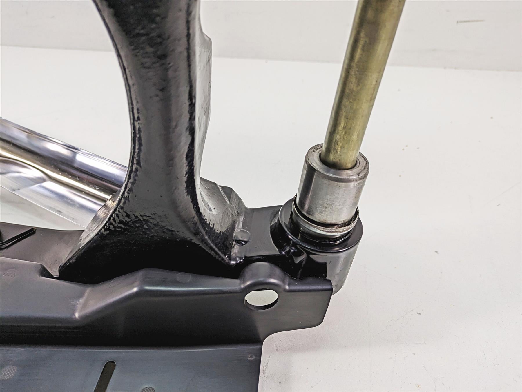 2012 Harley FLD Dyna Switchback Rear Swingarm Swing Arm & Belt Guards 47820-10 {{ shop.shopifyCountryName }} - Mototech271
