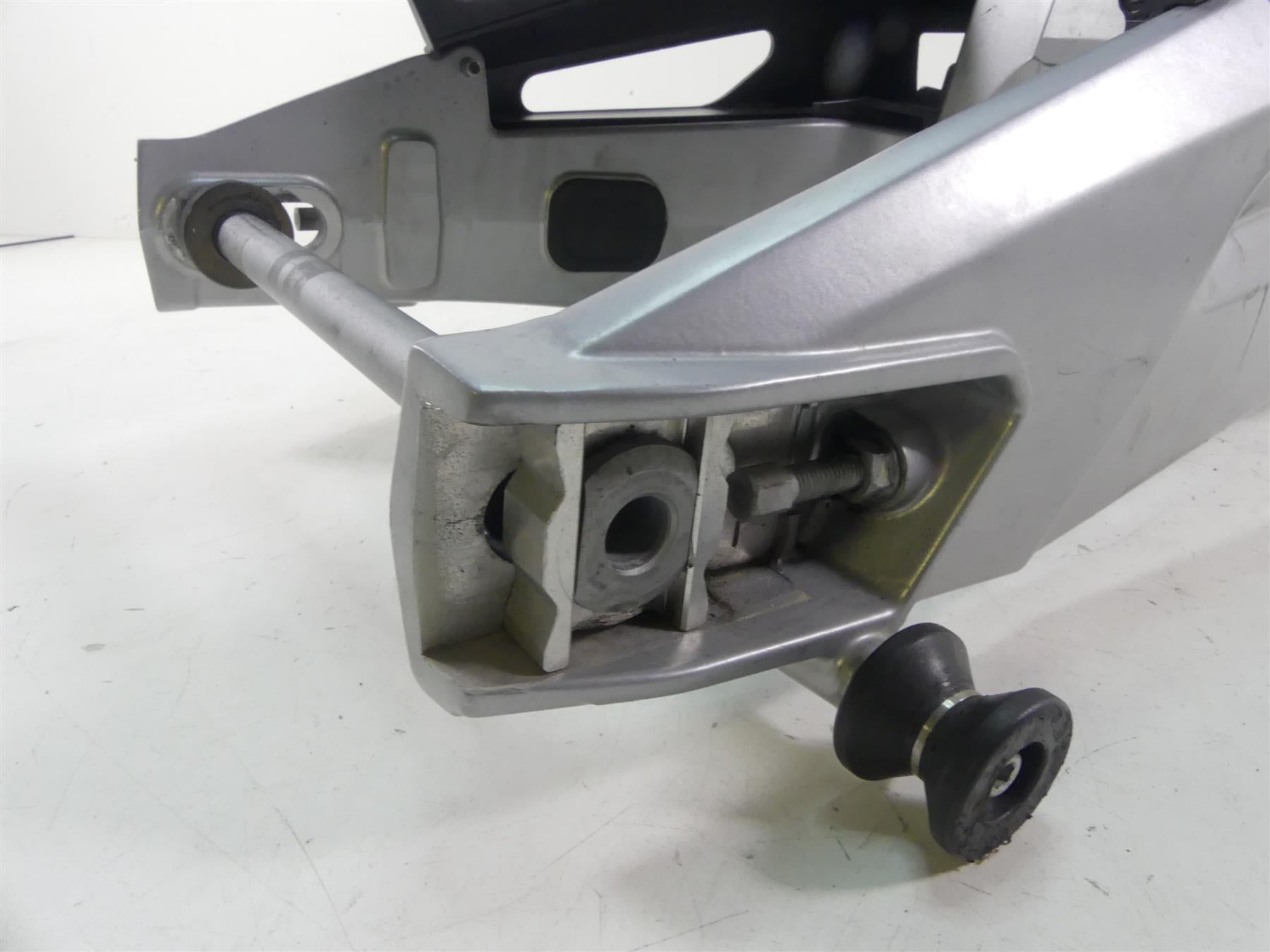 2021 Aprilia RS 660 Rear Swingarm Swing Arm Fender Axle Set 2B007756 {{ shop.shopifyCountryName }} - Mototech271