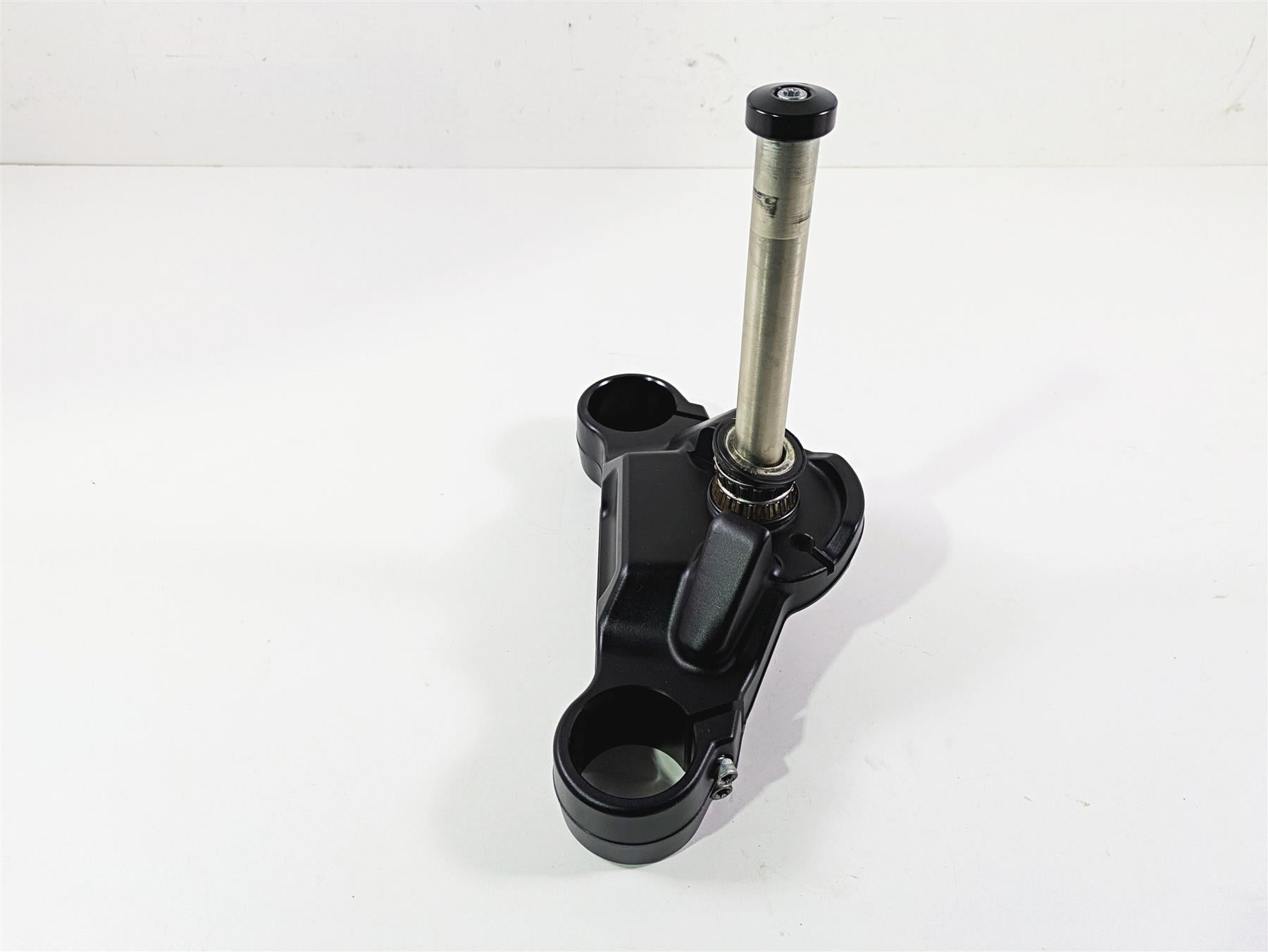 2019 Harley Softail FXDR 114 Lower Triple Tree Steering Clamp 45900221 {{ shop.shopifyCountryName }} - Mototech271