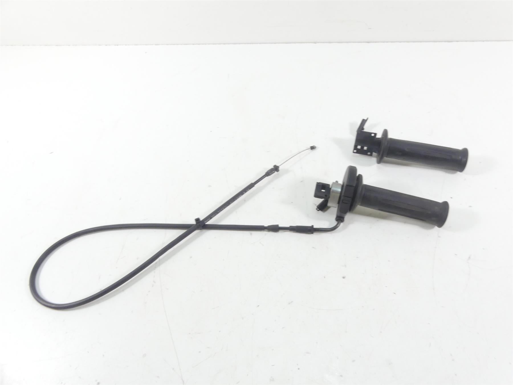 2009 BMW F800GS K72 Heated Handlebar Handle Bar Grip Set 61317706415 61317708288