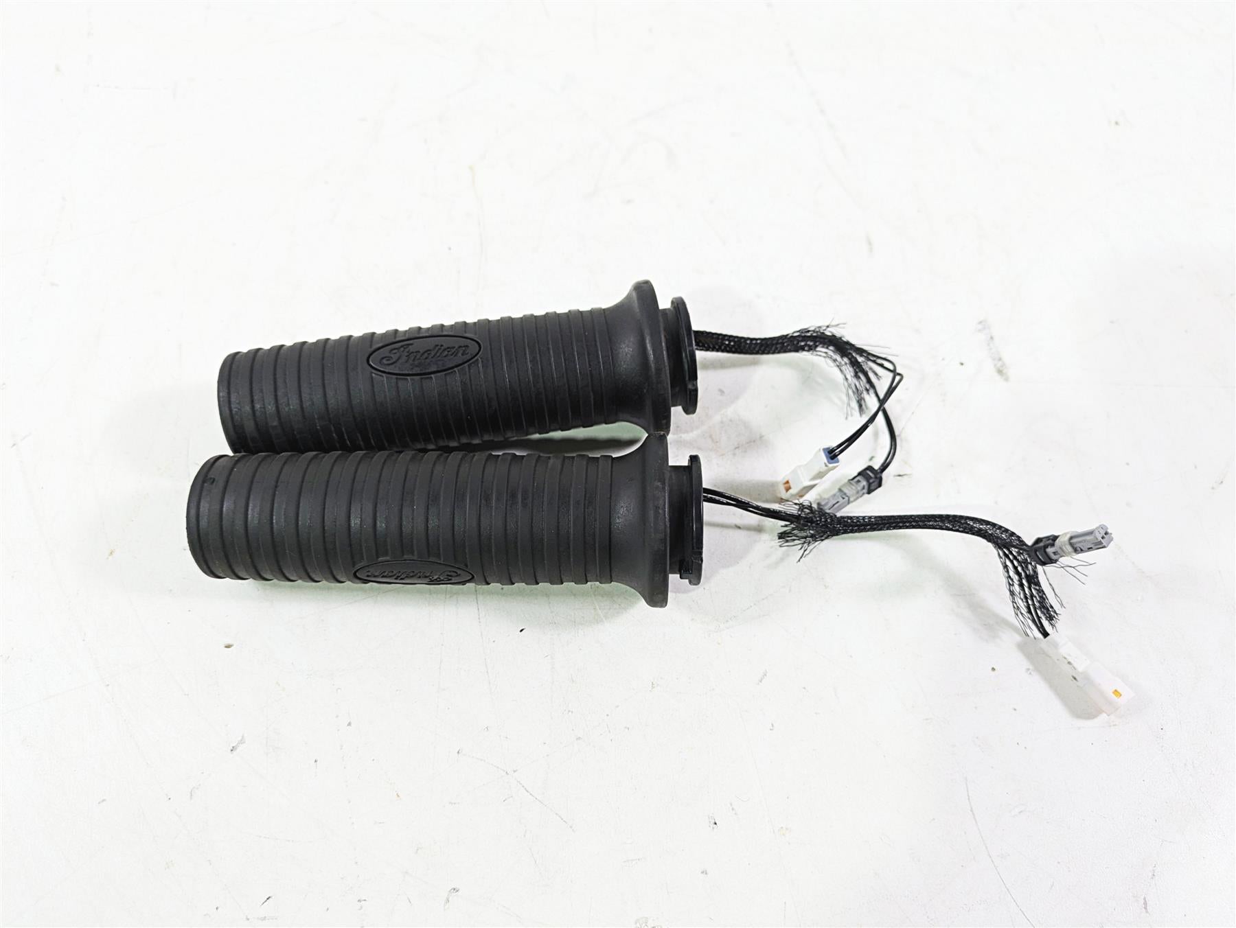 2018 Indian Chieftain Limited Heated Left Right Hand Grip Handgrip Set 5416650 {{ shop.shopifyCountryName }} - Mototech271