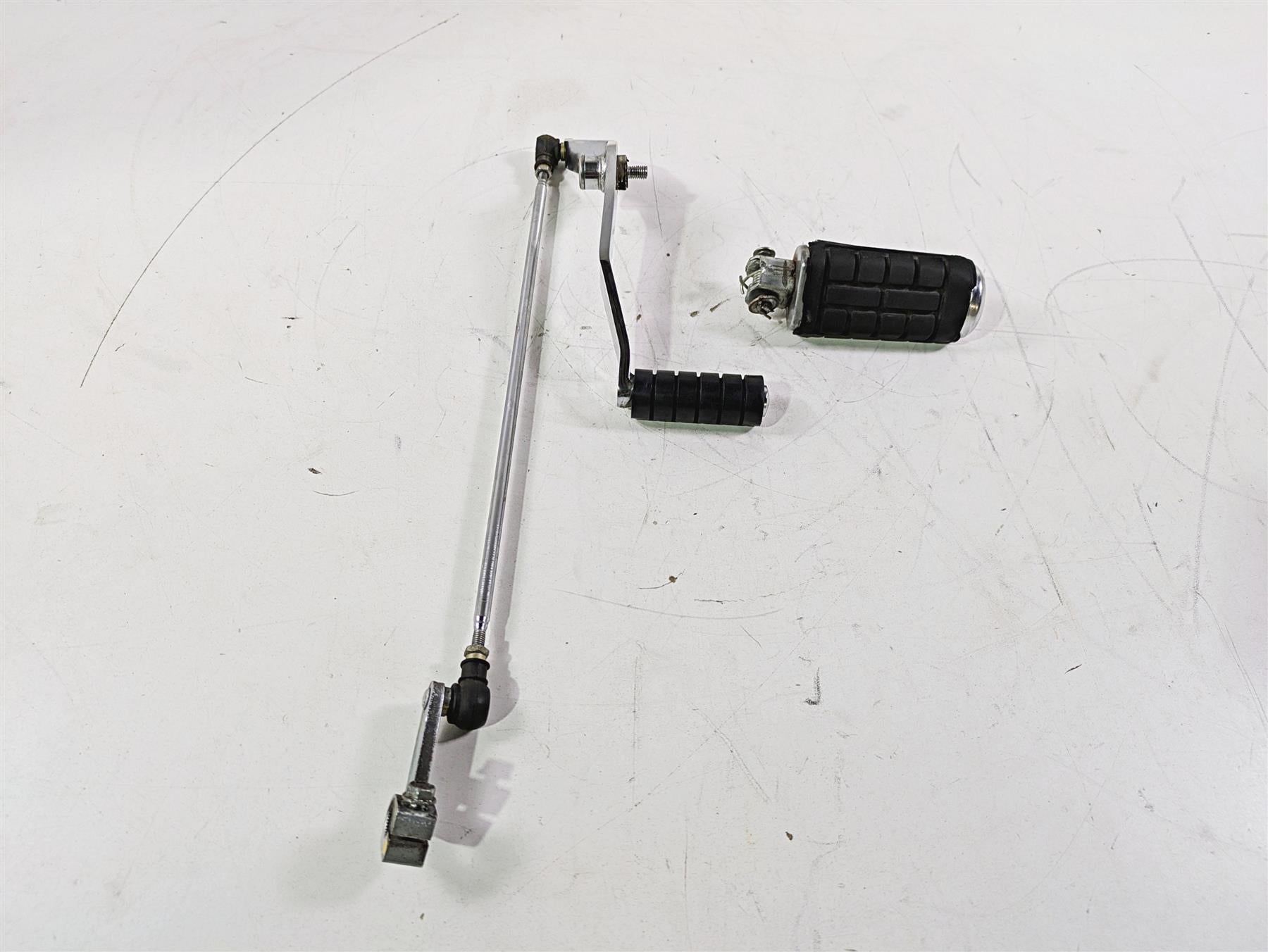 2002 Honda V-Twin VTX1800 C Left Footpeg & Shifter Shift Lever 24710-MCH-000 {{ shop.shopifyCountryName }} - Mototech271