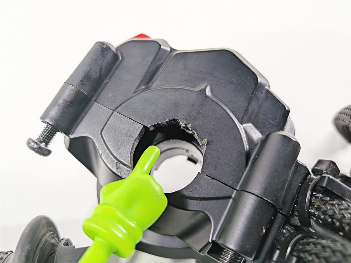 2023 Yamaha MT10 MTN1000 Right Hand Control Switch Kill Menu B5Y-8291R-01-00 {{ shop.shopifyCountryName }} - Mototech271