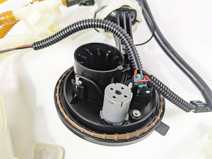 2016 Harley Touring FLHR Road King  Fuel Gas Petrol Pump - Tested 75076-08B
