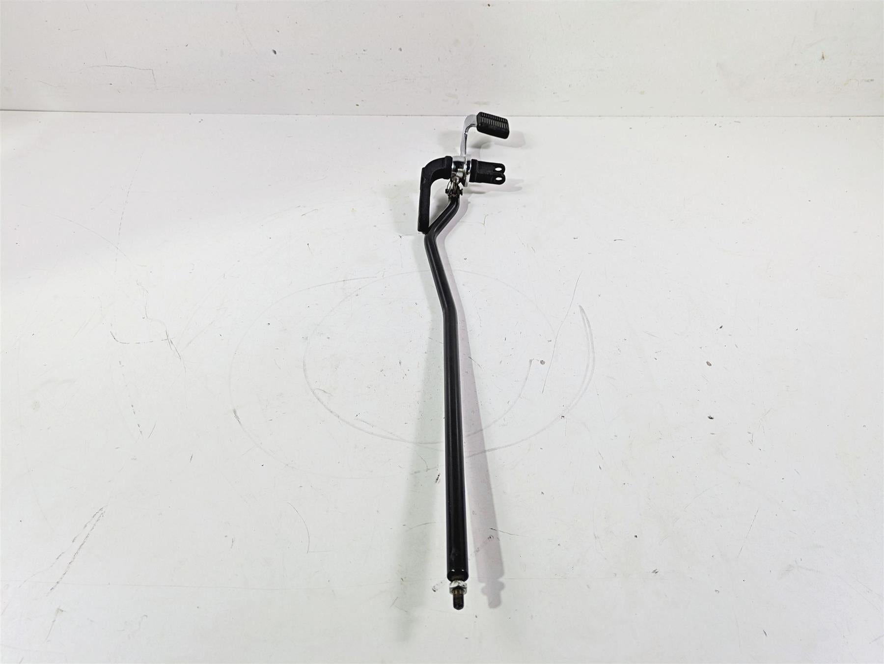 2016 Harley FXDWG Dyna Wide Glide Right Fw Cntrl Footpeg & Brake Pedal 42481-03A {{ shop.shopifyCountryName }} - Mototech271