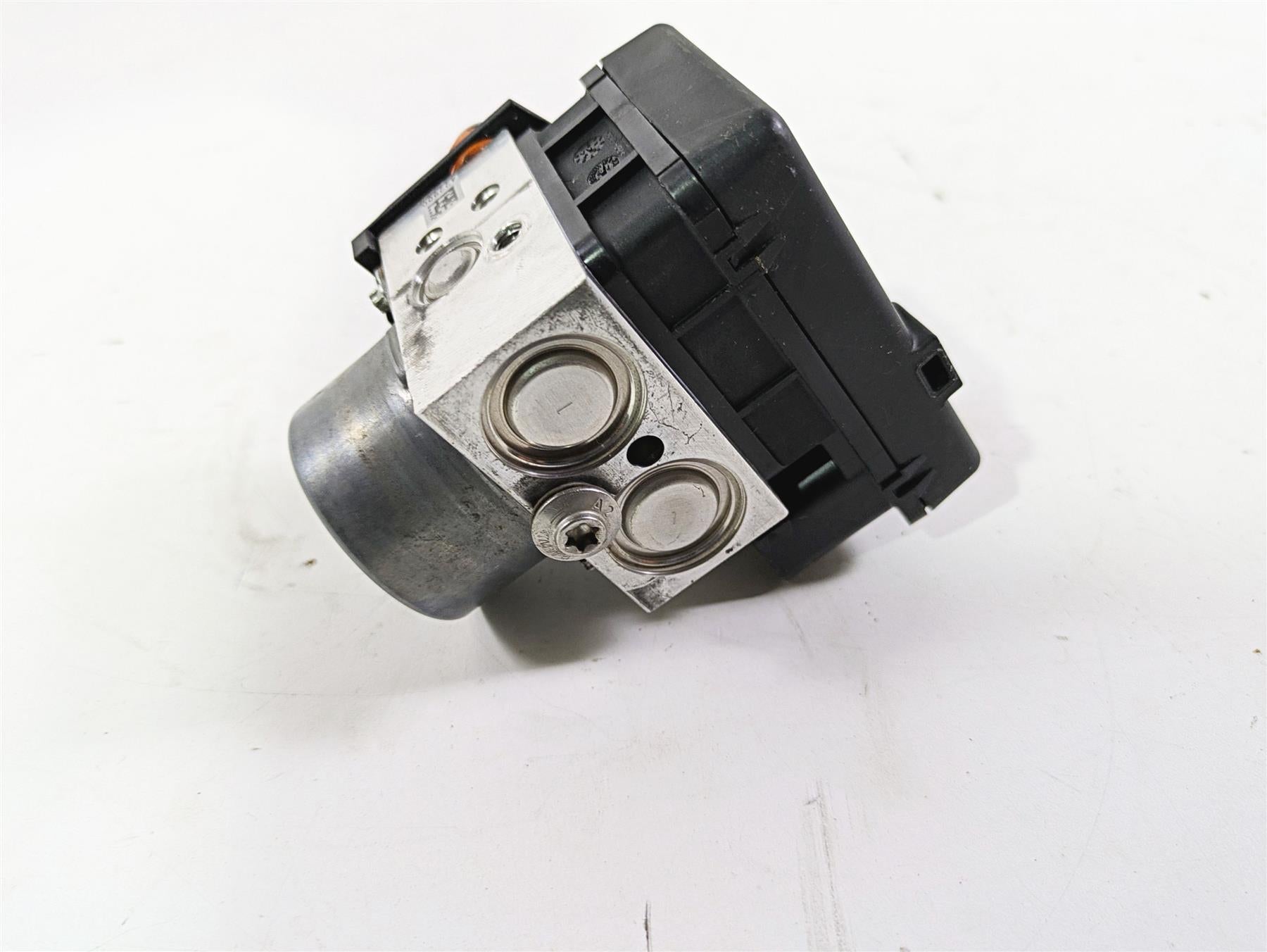 2017 BMW F800GS Adv K75 Abs Brake Pump Pressure Module 34518546851 {{ shop.shopifyCountryName }} - Mototech271
