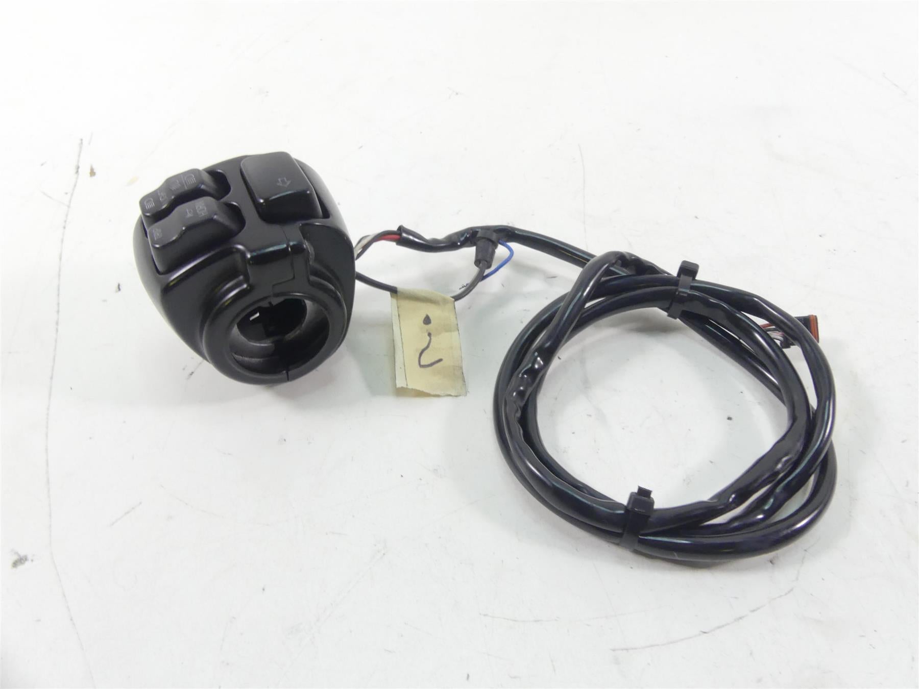 2015 Harley FXDL Dyna Low Rider Left Hand Light Blinker Control Switch 72943-12A {{ shop.shopifyCountryName }} - Mototech271