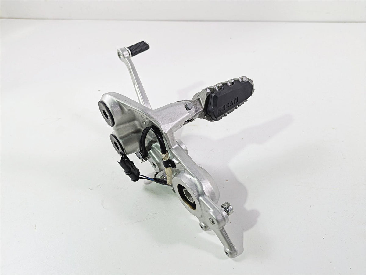 2022 Ducati Hypermotard 950 Right Footpeg Bracket Brake Pedal Set 82413581AB {{ shop.shopifyCountryName }} - Mototech271