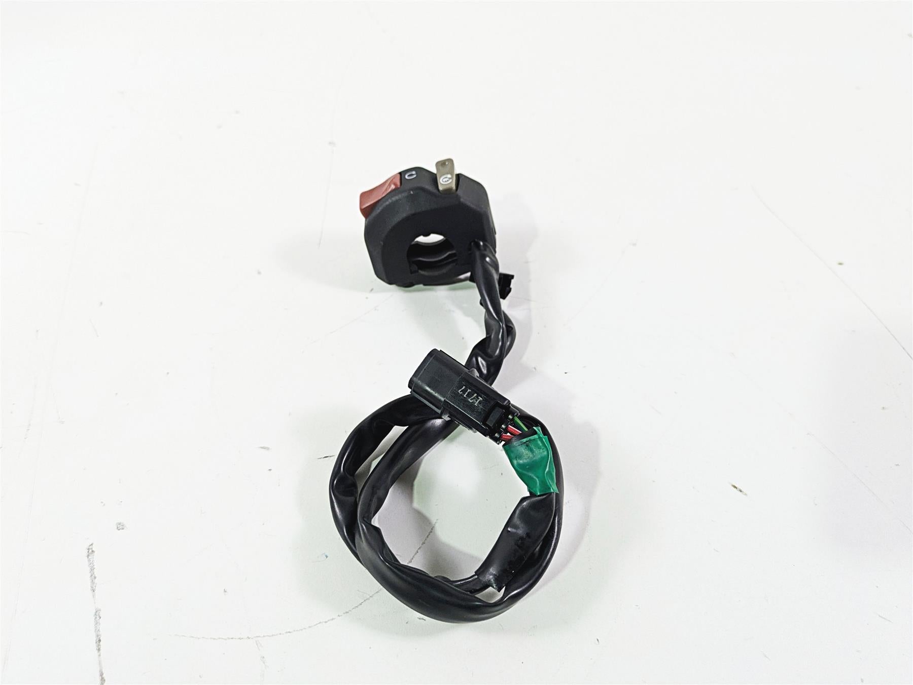 2022 Kawasaki ZR900RS Cafe Right Hand Start Stop Control Switch 46091-0508 {{ shop.shopifyCountryName }} - Mototech271