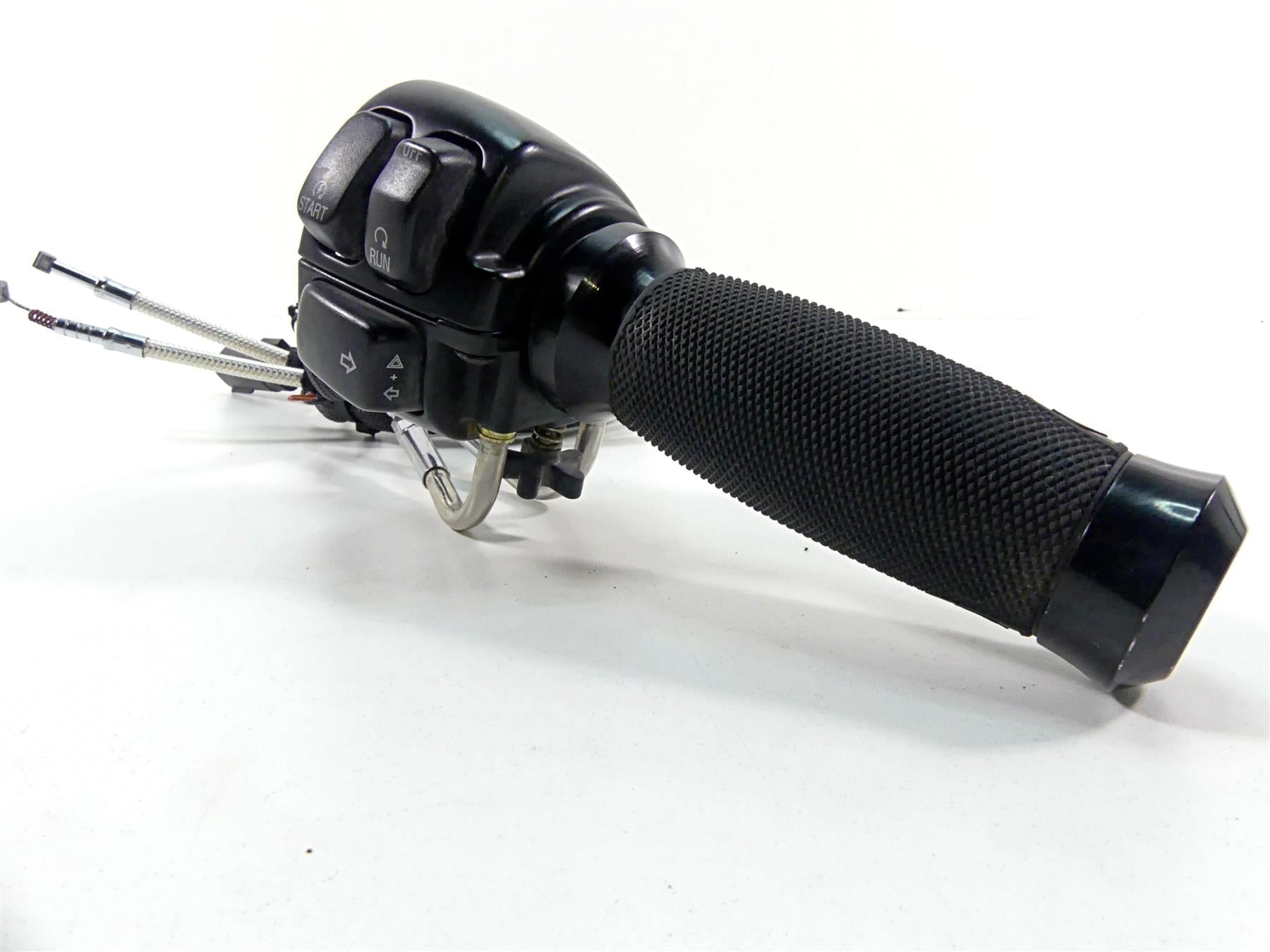 2010 Harley FXDF Dyna Fat Bob Right Control Switch - Cut Blinker 71684-06A {{ shop.shopifyCountryName }} - Mototech271