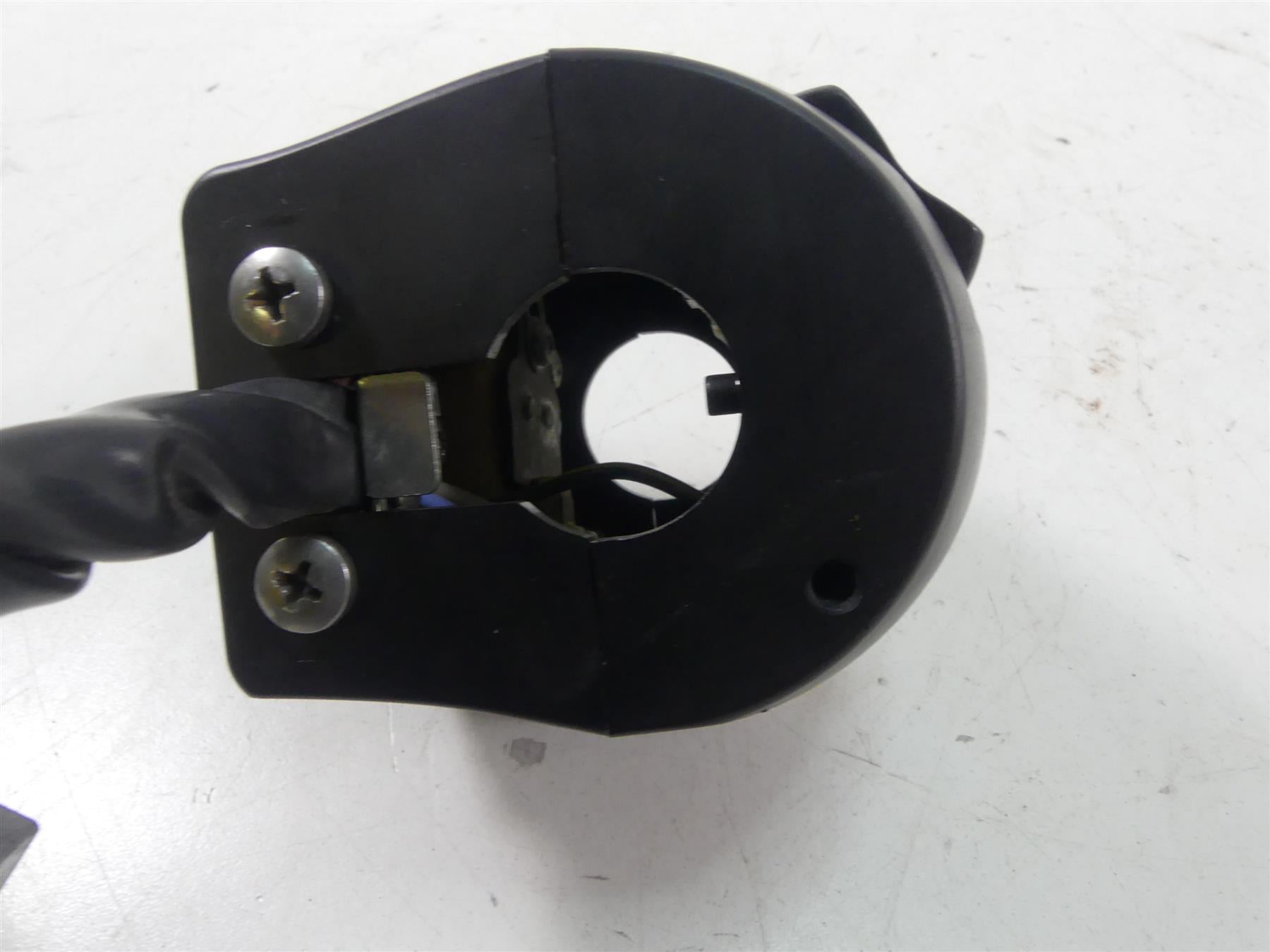 2011 Victory Vision Tour Left Hand Turn Signal Windshield Control Switch 4011993 {{ shop.shopifyCountryName }} - Mototech271