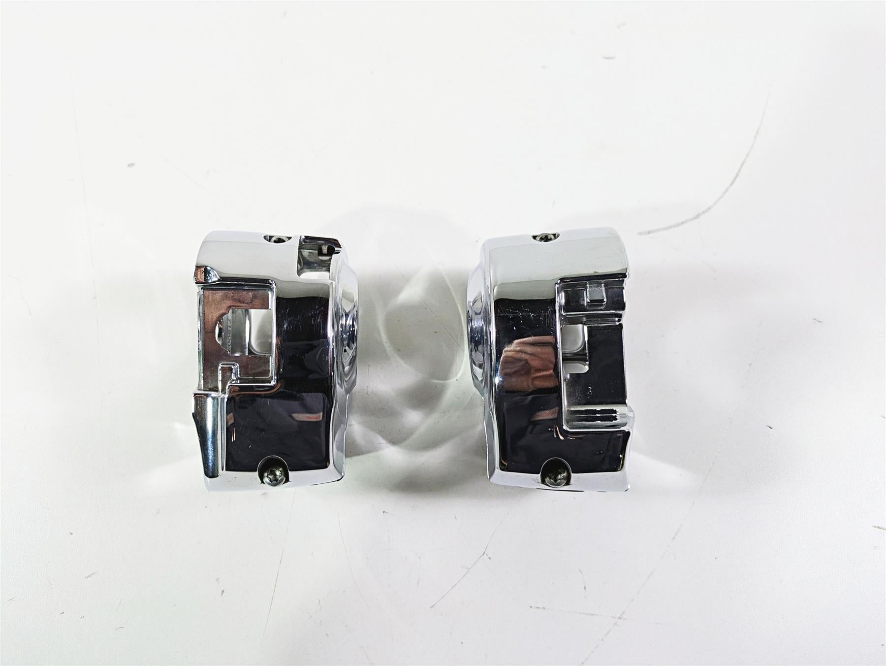 2017 Harley Touring FLHTKSE CVO E-Glide Chrome Control Switch Cover Set 71500341 {{ shop.shopifyCountryName }} - Mototech271