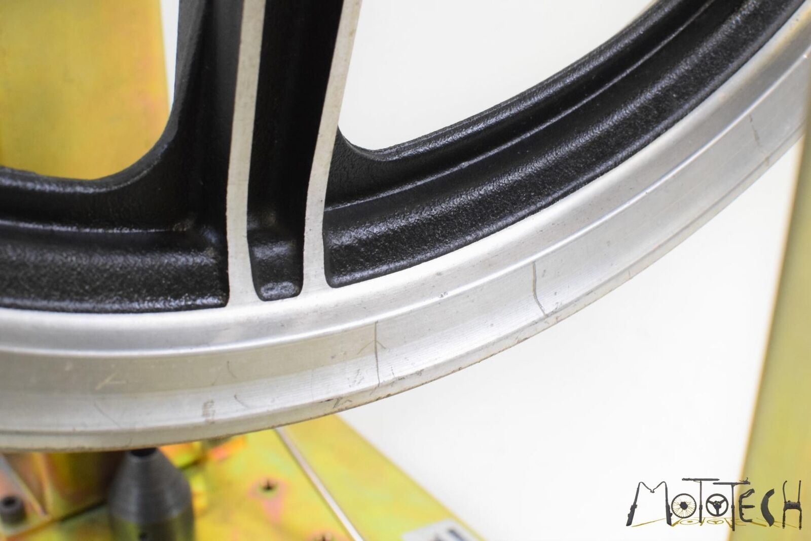 1980 Yamaha XS1100SG XS1100 SG Front 19x1.85 Wheel Rim STRAIGHT 5MT-25398-00-00 {{ shop.shopifyCountryName }} - Mototech271