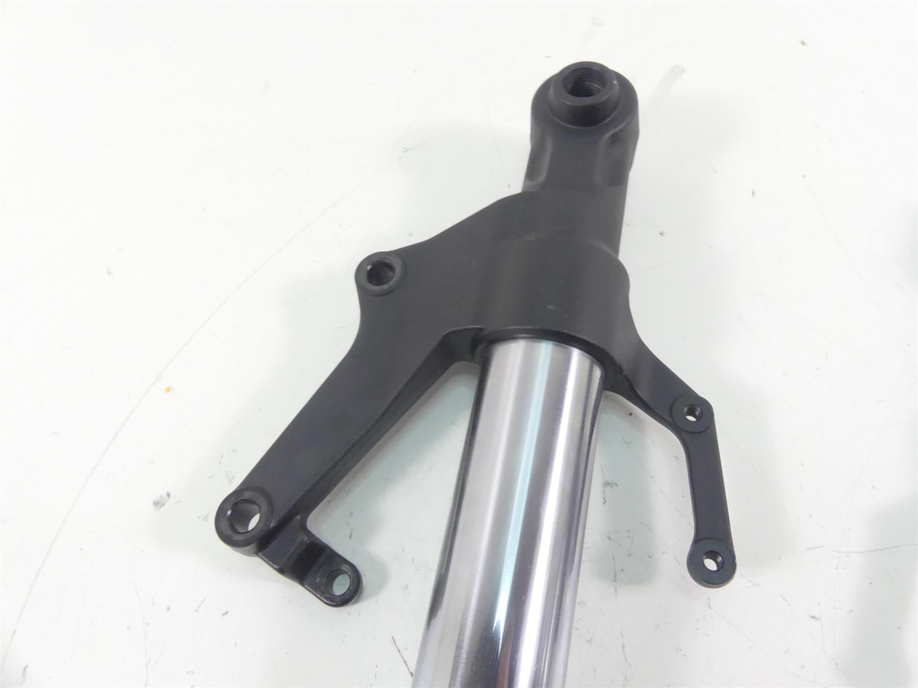 2008 Yamaha FZ1 Fazer Straight Front Fork Leg Set L 2D1-23102-11 2D1-23103-13 {{ shop.shopifyCountryName }} - Mototech271