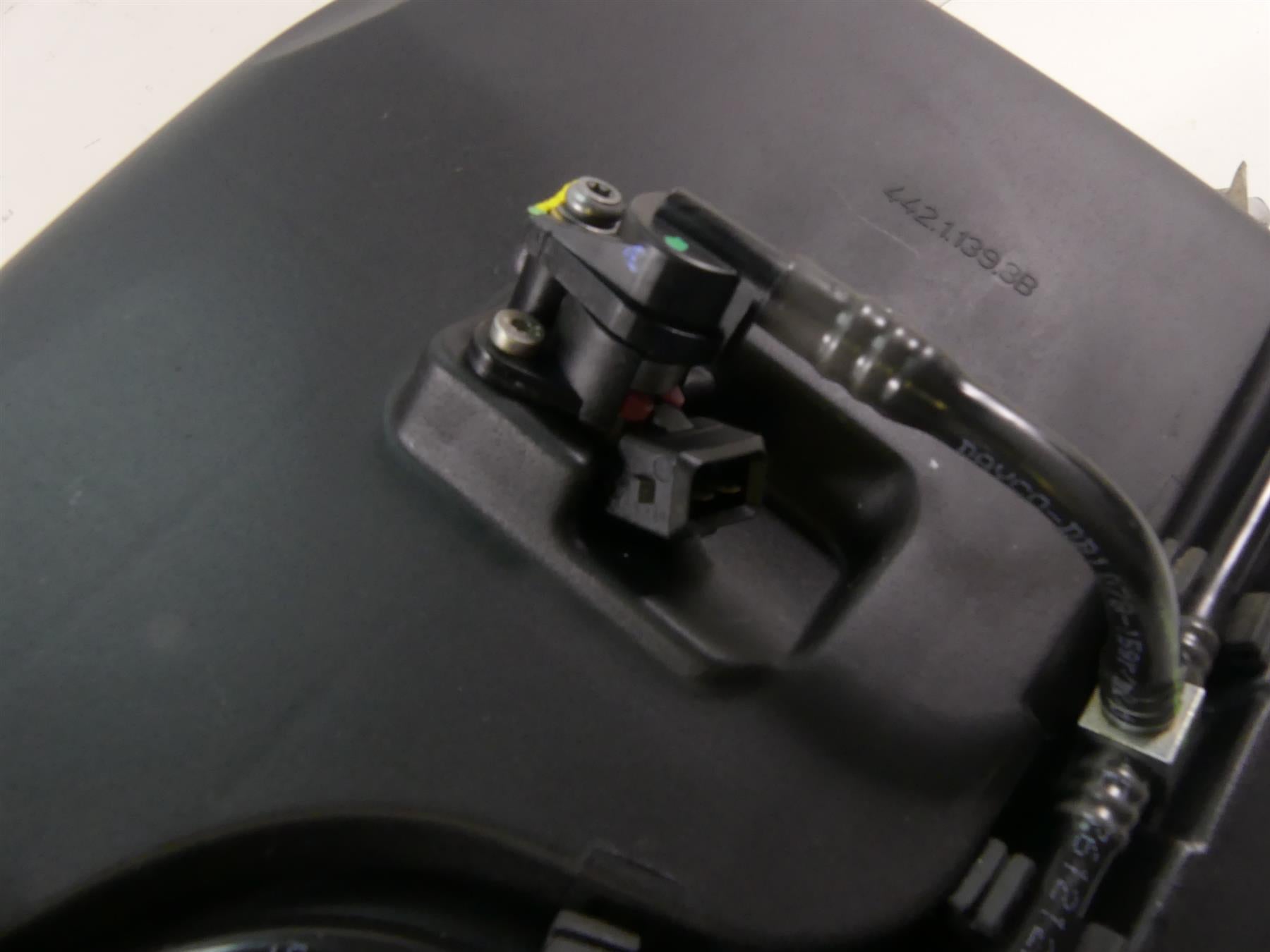 2010 Ducati Streetfighter 1098 S Air Box Cleaner Breather & Injectors 44211393B {{ shop.shopifyCountryName }} - Mototech271