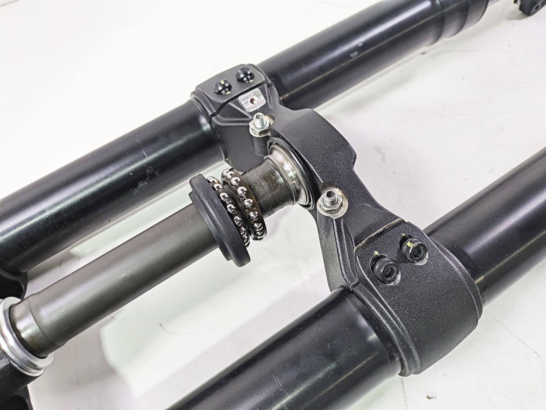 2015 Ducati Hypermotard 821 SP Marzocchi Front Fork Triple Tree Set 34420531C {{ shop.shopifyCountryName }} - Mototech271