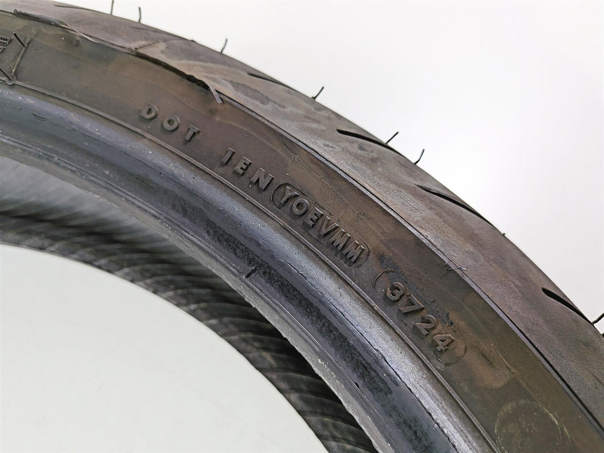 Used Front Motorcycle Tire Bridgestone Blattlax Hypersport S22 120/70R17 12727 {{ shop.shopifyCountryName }} - Mototech271