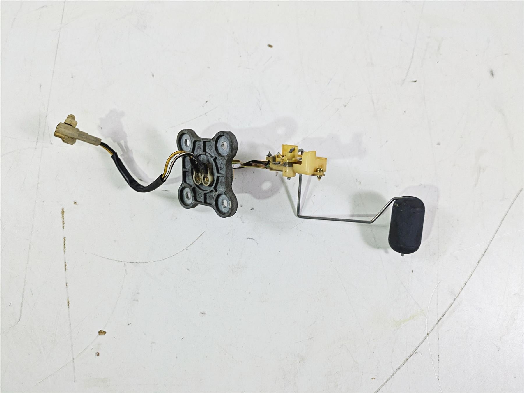 2003 Suzuki GSF1200 Bandit Fuel Level Sending Unit - Tested 34810-31F01 {{ shop.shopifyCountryName }} - Mototech271