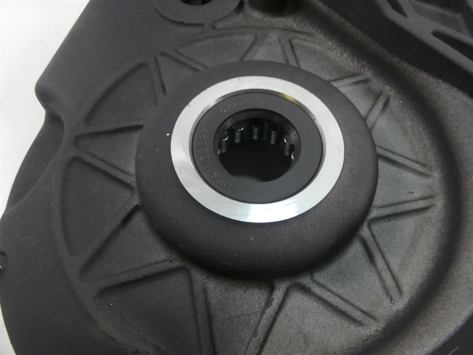 2003 Harley Dyna 100TH FXDL Low Rider Inner Primary Drive Cover Mid Ctr 60681-01 {{ shop.shopifyCountryName }} - Mototech271