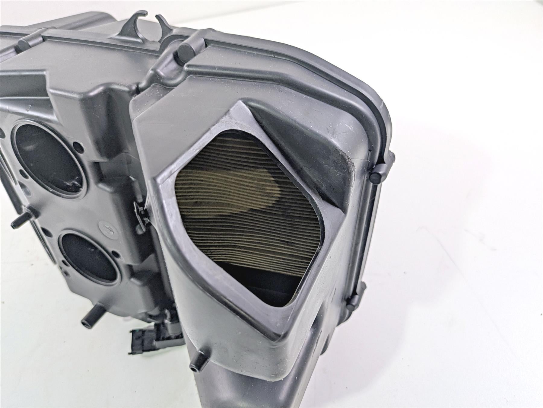 2017 Aprilia RSV 1100 Tuono V4 Factory Air Box Cleaner & Velocity Stacks 858931 {{ shop.shopifyCountryName }} - Mototech271
