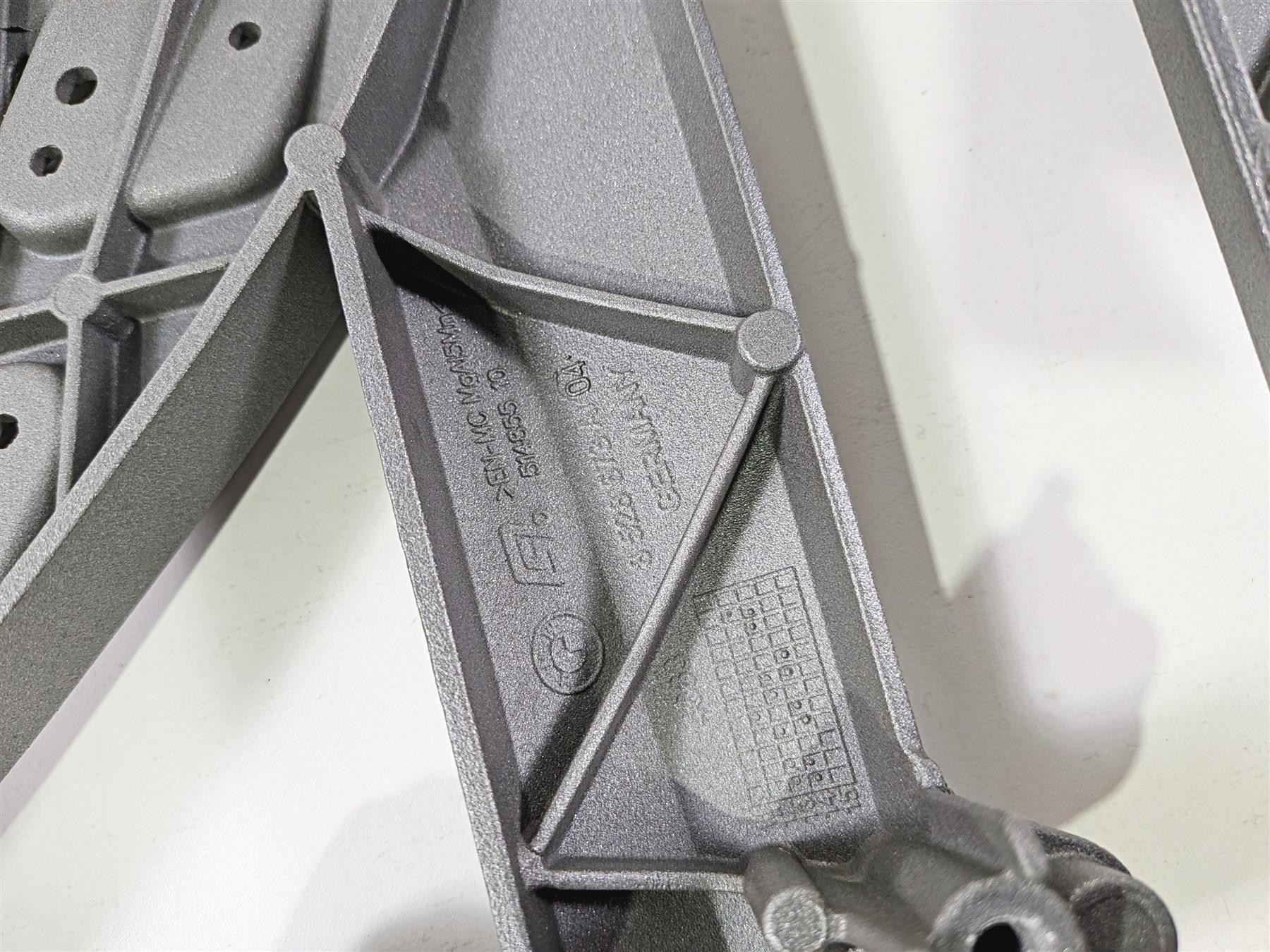 2015 BMW R1200GS K50 Front Left Right Side Stay Mounts Carrier Set 46638528674 {{ shop.shopifyCountryName }} - Mototech271