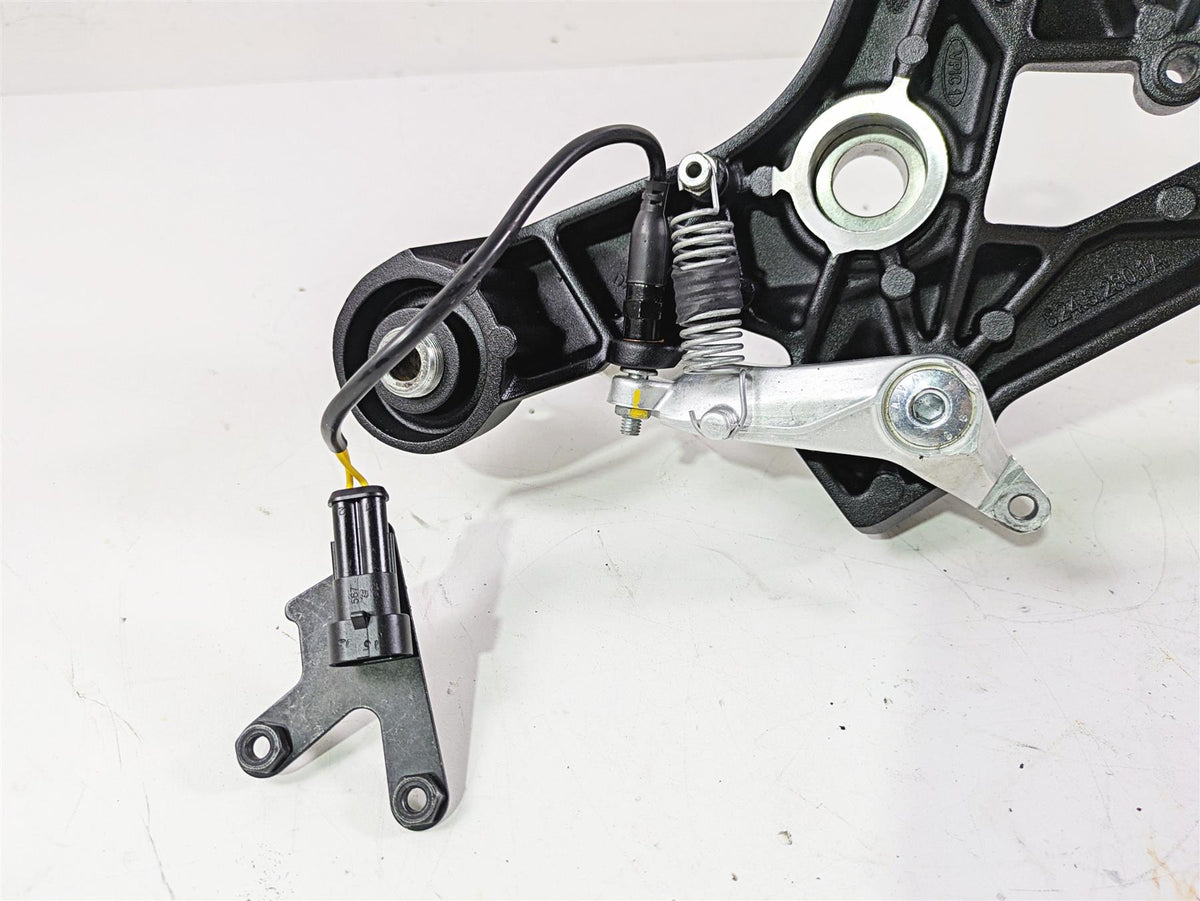 2016 Ducati Monster 1200 S Right Foot Peg & Brake Pedal Set 82412282BB 82432801A {{ shop.shopifyCountryName }} - Mototech271