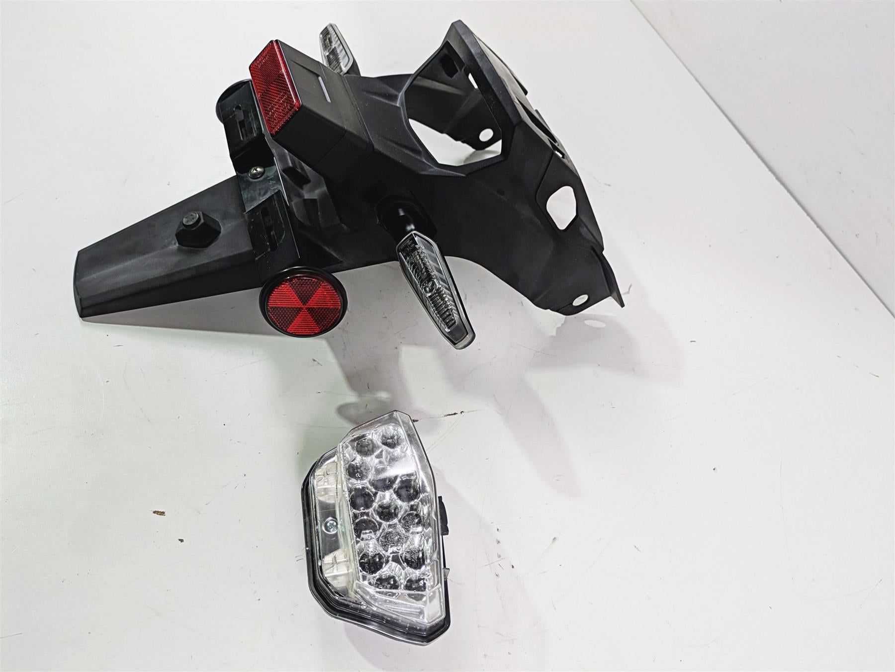 2020 Suzuki V-Strom 1050 XT Plate Holder Blinker Taillight Set -Read 35710-31JA0 {{ shop.shopifyCountryName }} - Mototech271