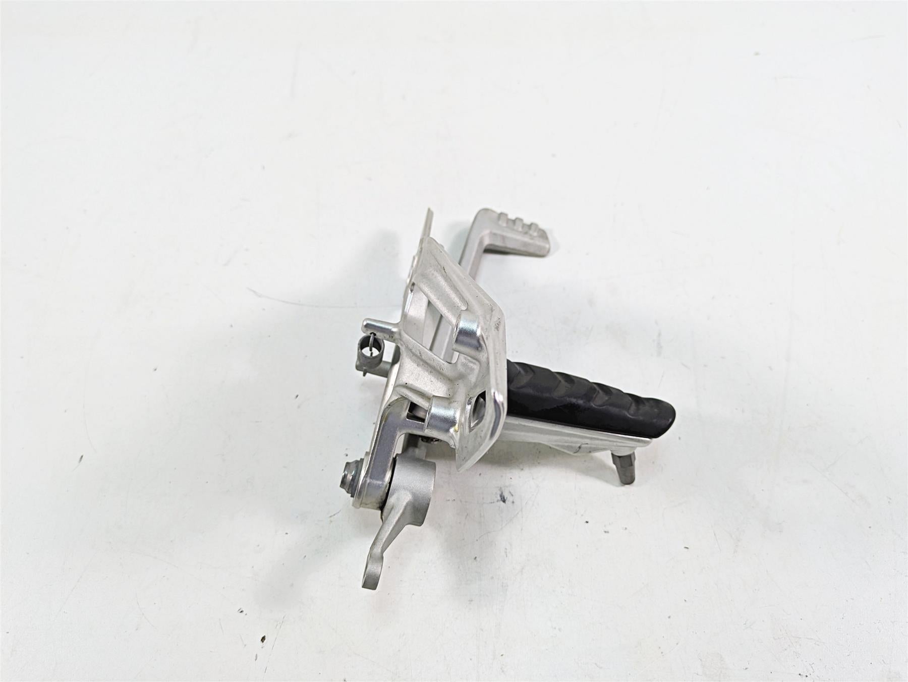 2016 BMW R1200R K53 Right Rider Footpeg & Brake Pedal Lever Set 46718540797 {{ shop.shopifyCountryName }} - Mototech271