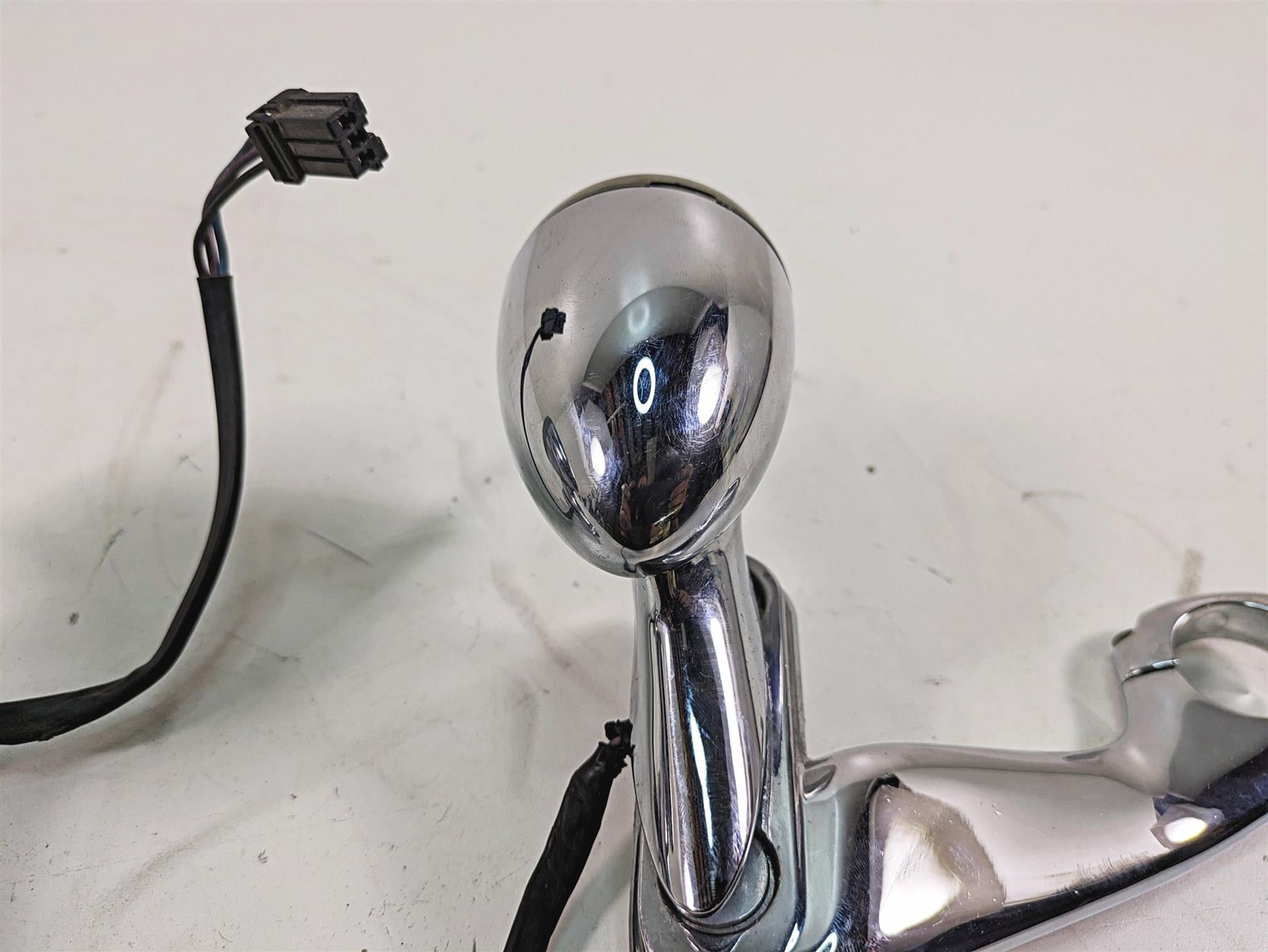 2011 Harley Touring FLTRU Road Glide Front Blinker Turn Signal Set 58460-10 {{ shop.shopifyCountryName }} - Mototech271