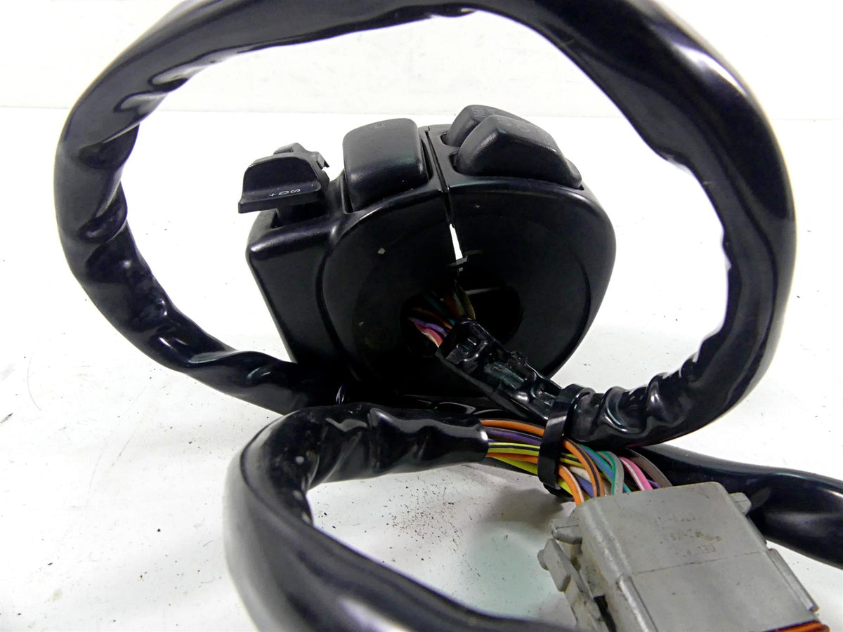 2004 Harley Touring FLHTCUI Electra Glide Left Hand Control Switch 71685-06A {{ shop.shopifyCountryName }} - Mototech271