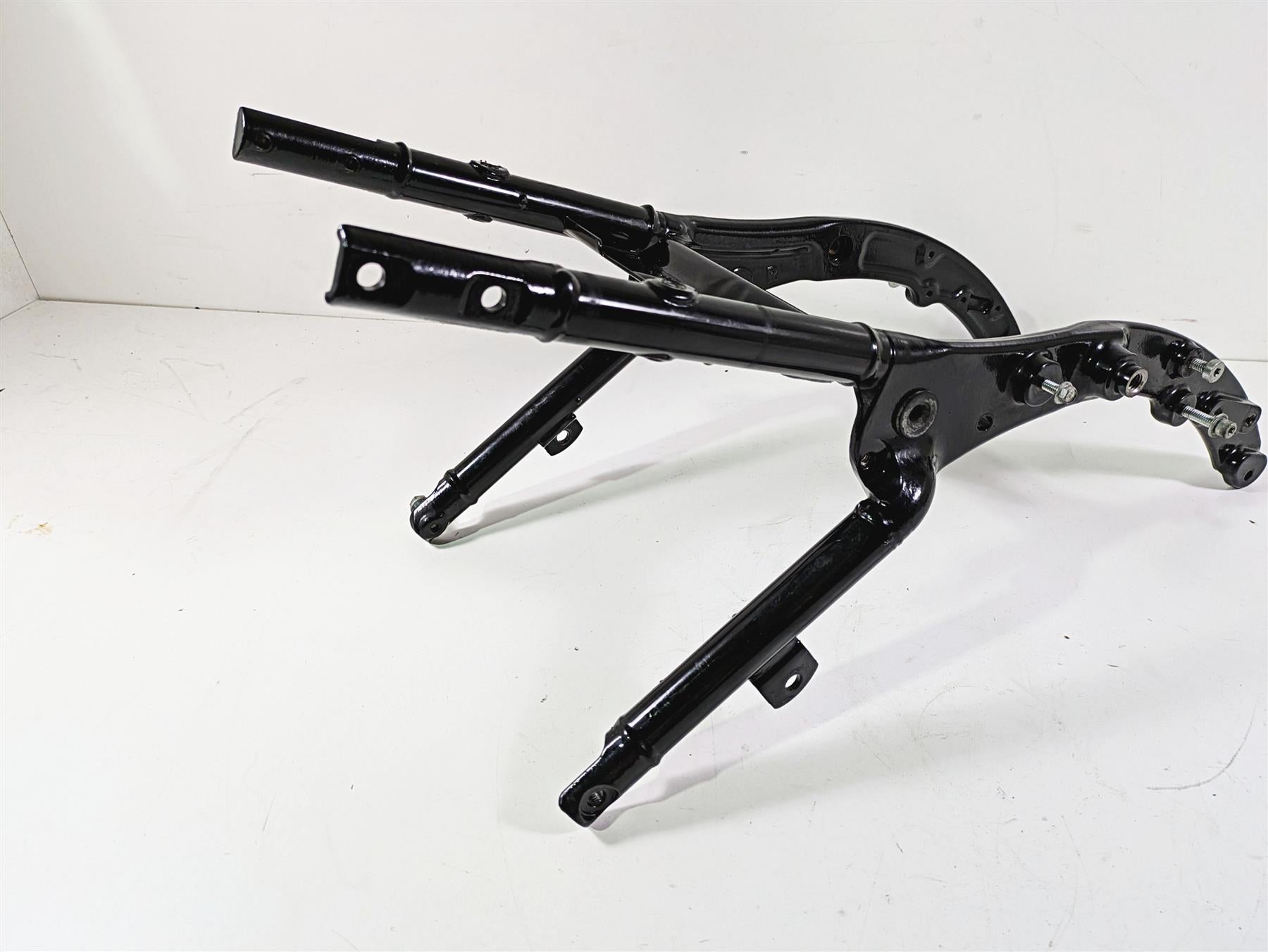2017 Harley Touring FLHTKSE CVO E-Glide Rear Subframe Sub Frame 48079-09BHP