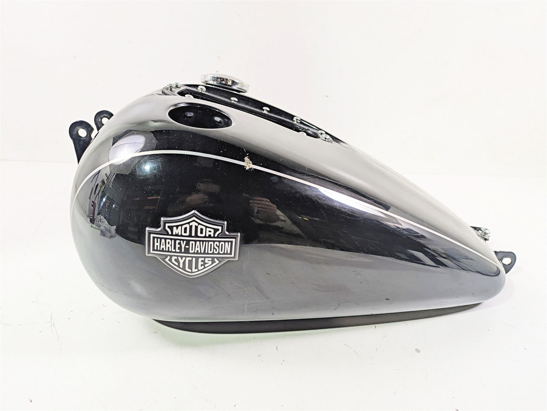 2016 Harley FXDWG Dyna Wide Glide Fuel Gas Petrol Tank - No Dent 61000707 {{ shop.shopifyCountryName }} - Mototech271