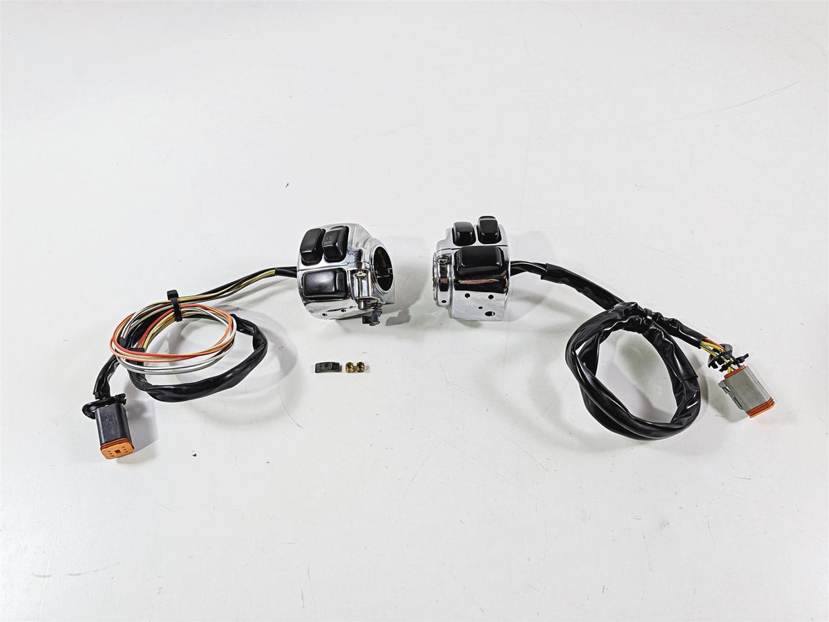 2005 Harley Softail FLSTFSE CVO Fat Boy Left right Hand Control Switch 71682-06A-Mototech271