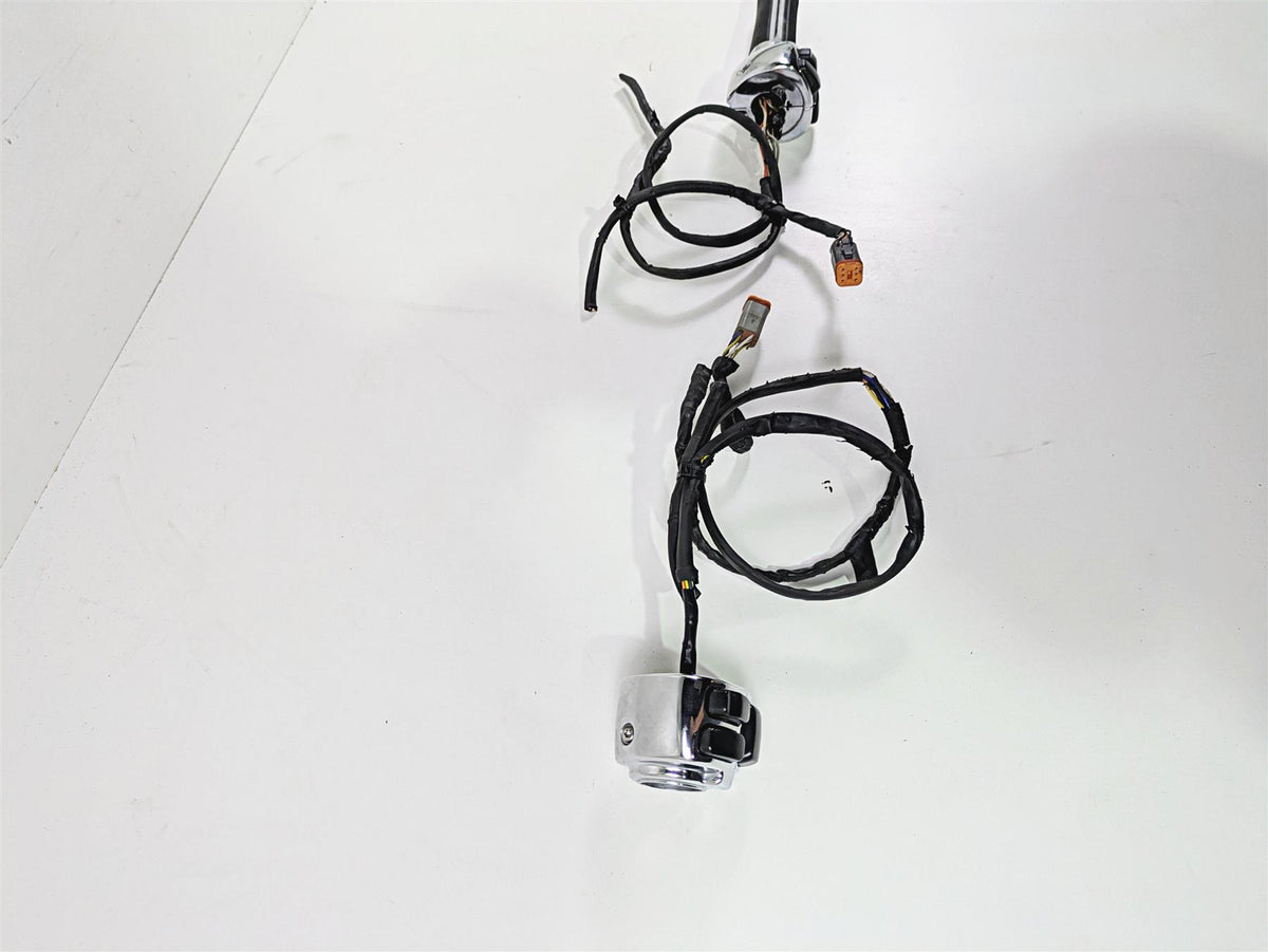 2004 Harley Softail FXSTDI Deuce Left Right Chrome Hand Control Switch 71682-06 {{ shop.shopifyCountryName }} - Mototech271