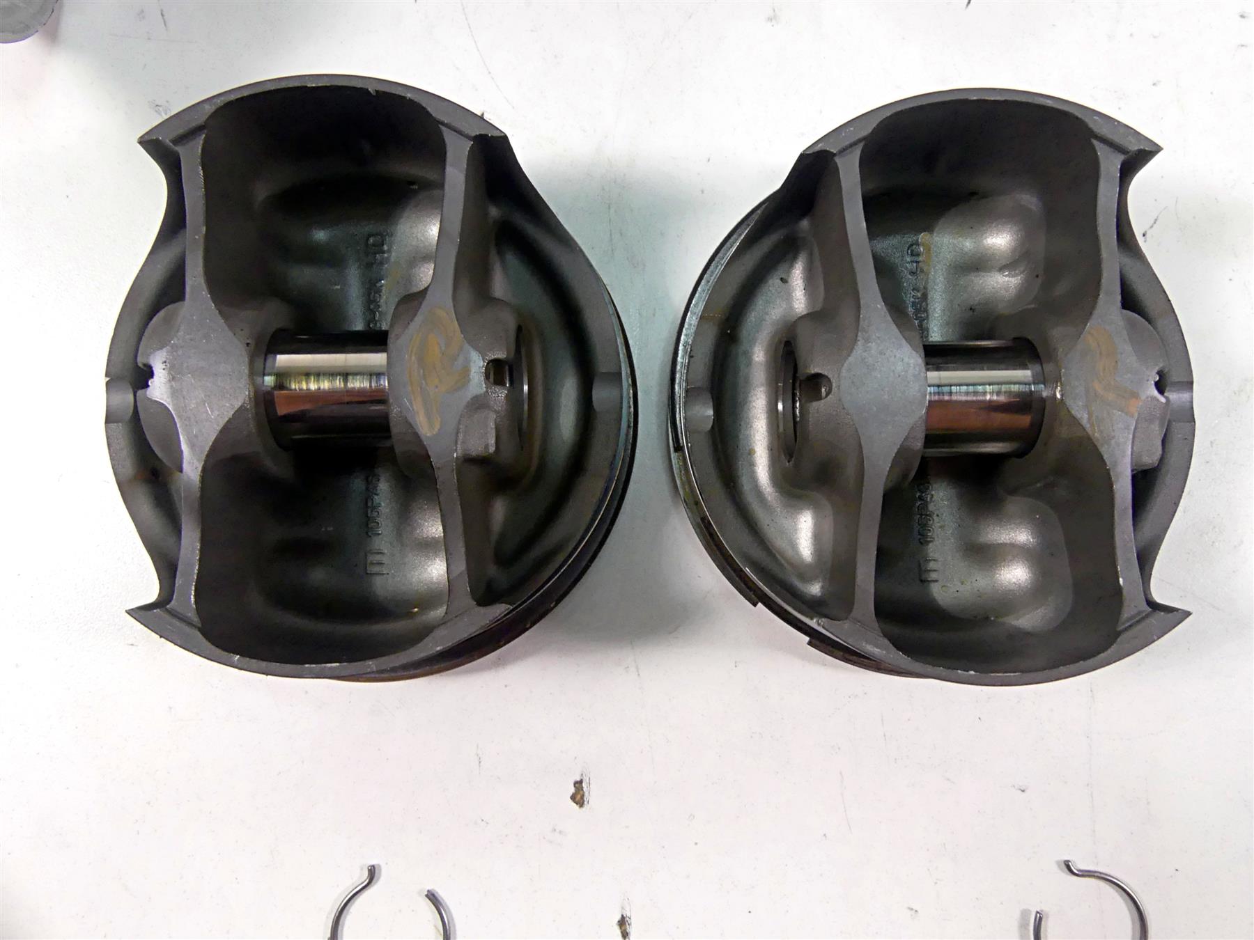 2013 Harley VRSCF Muscle Vrod Engine Motor Crank Case & Piston Set 24457-09K {{ shop.shopifyCountryName }} - Mototech271